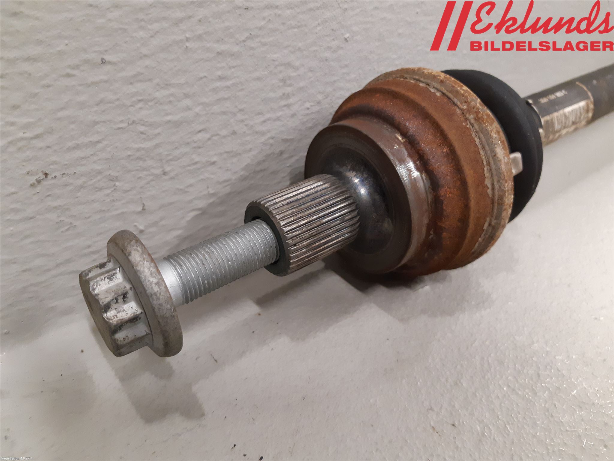 Volkswagen VW TIGUAN 16-24 Drivaxel Bak Vänster