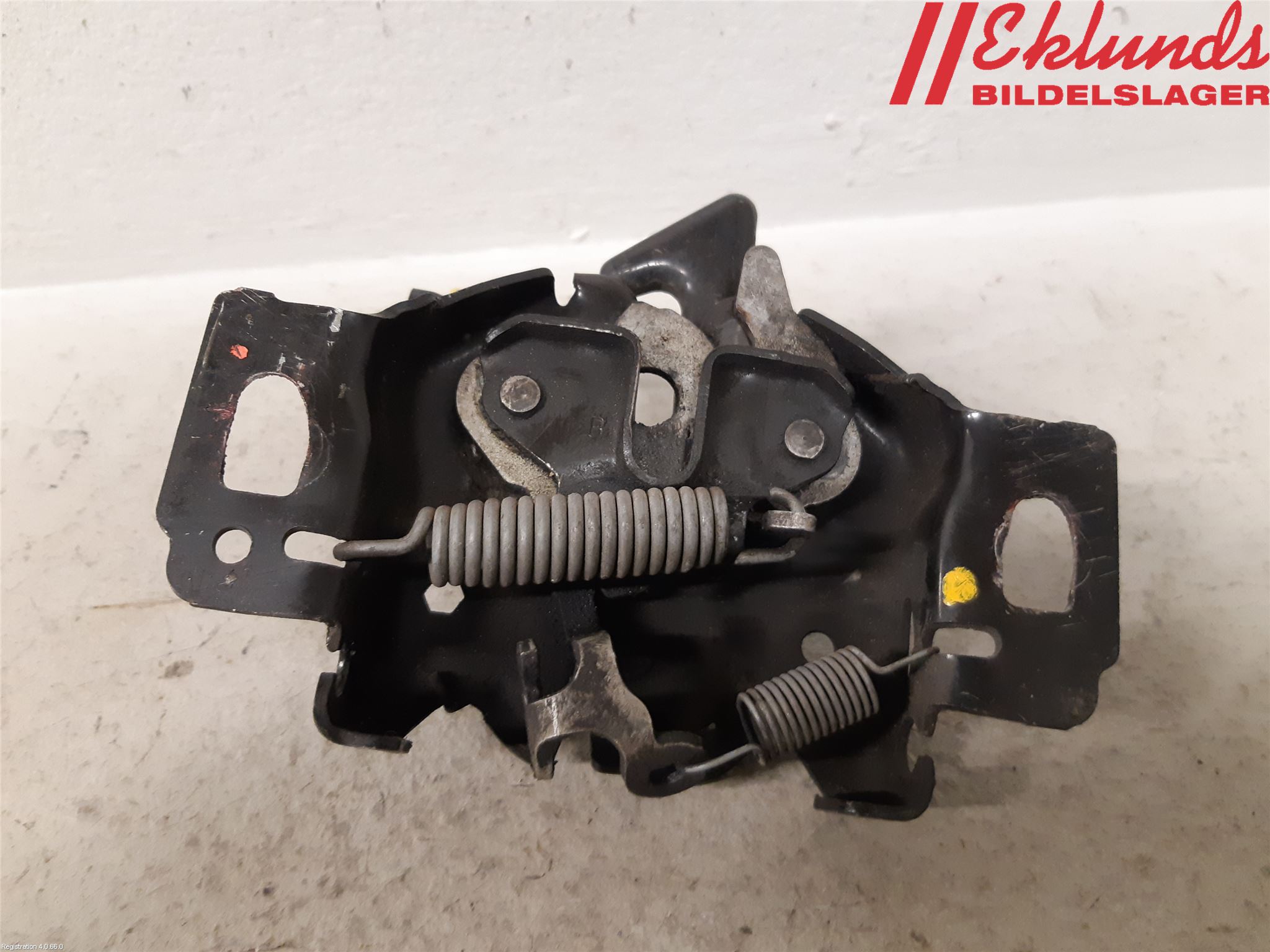 Ford MUSTANG V 05-14 Huv Spärr