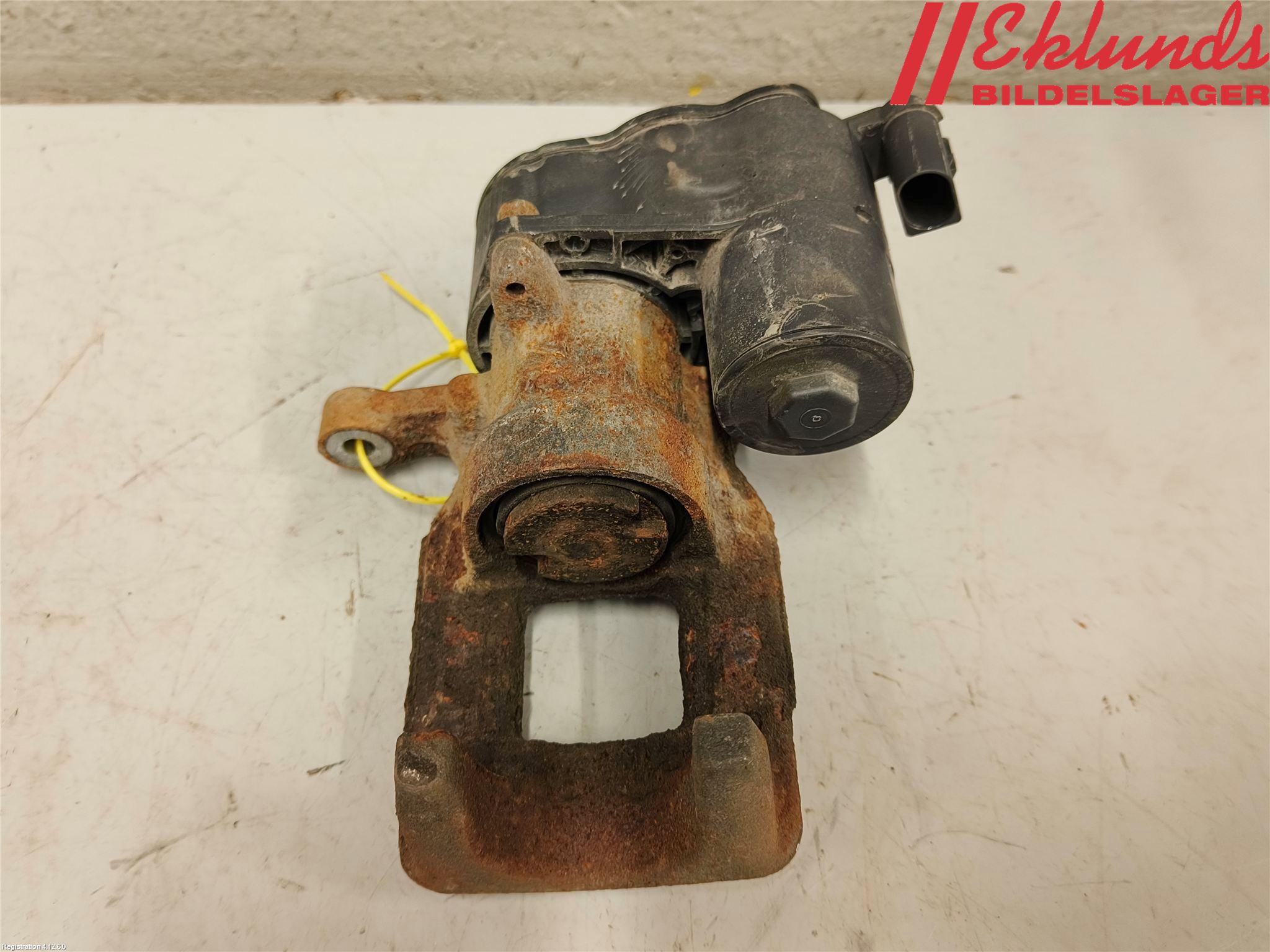 Peugeot PARTNER/E-PARTNER 19- Bromsok Bak Vänster