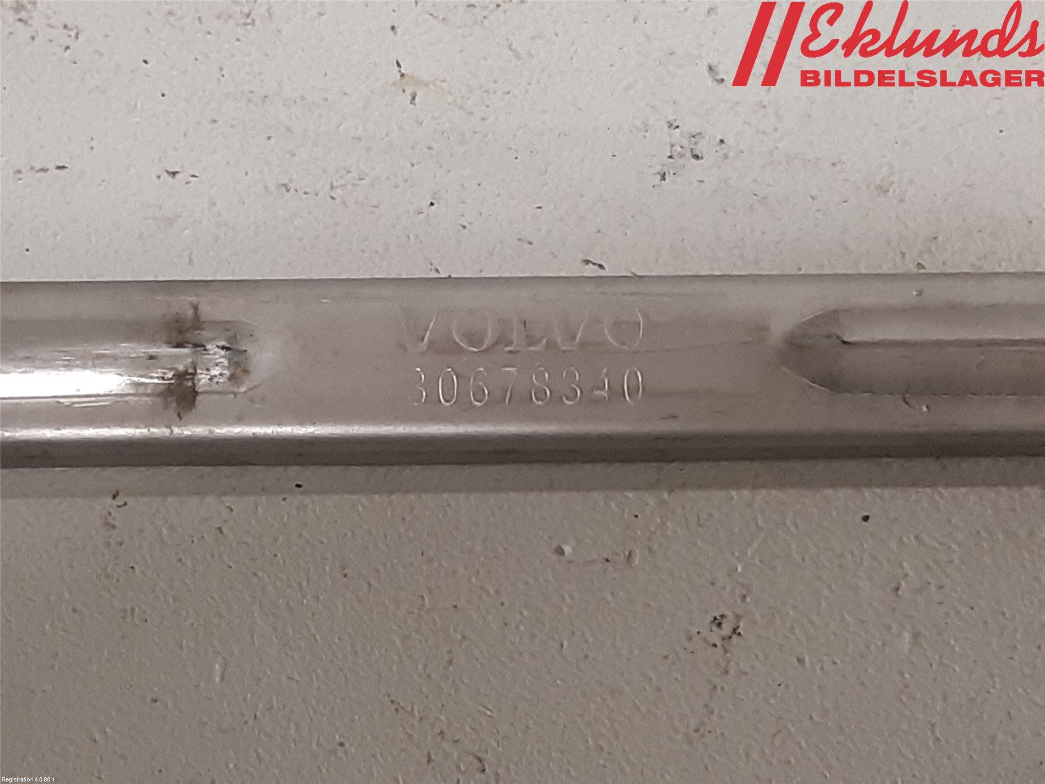 Volvo V70 08-13 Strålkast Fästsarg