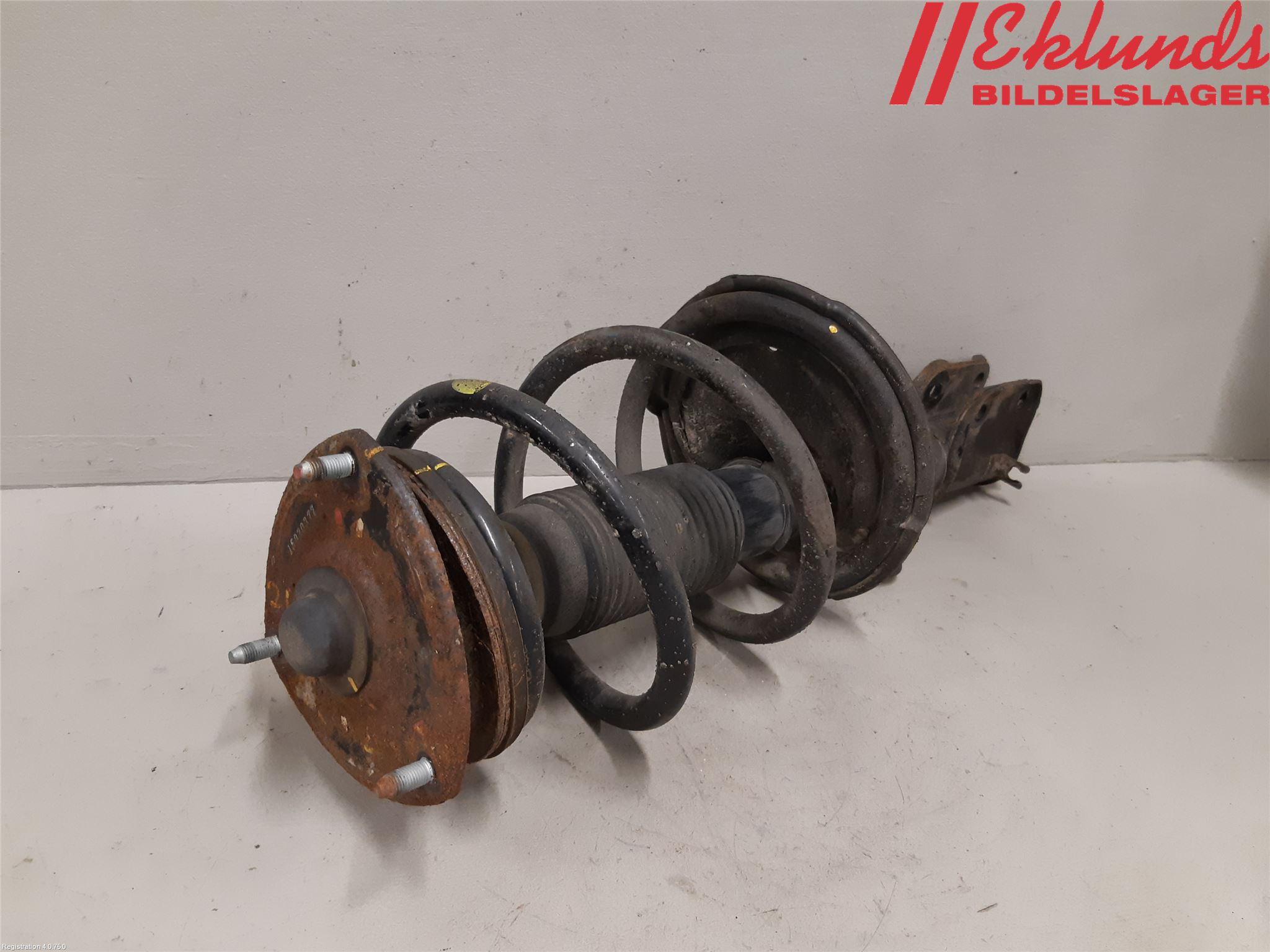 Hyundai H-1/STAREX 08-21 Fjäderben Fram Vänster