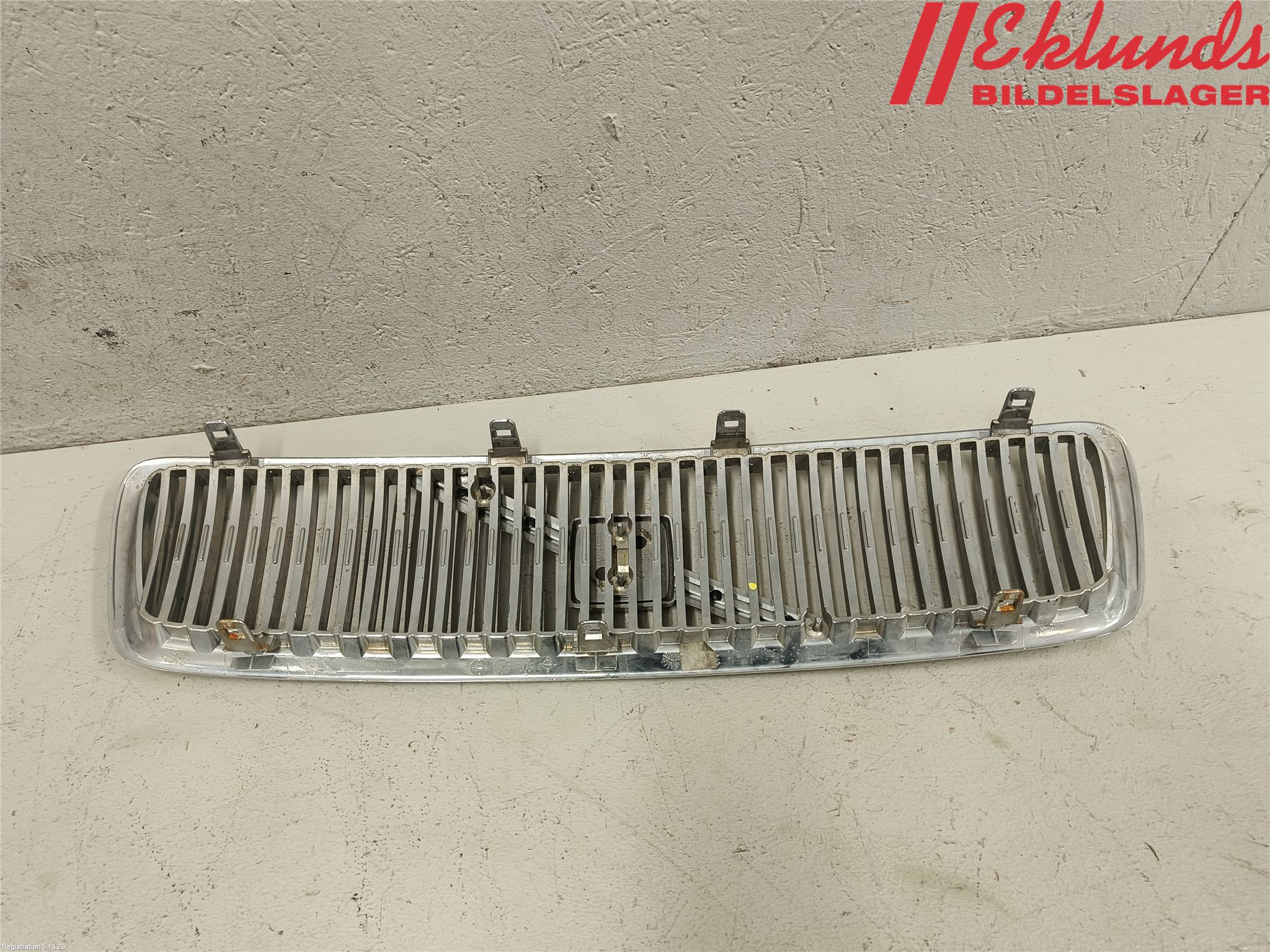 Volvo V70 00-04 Grill Komp