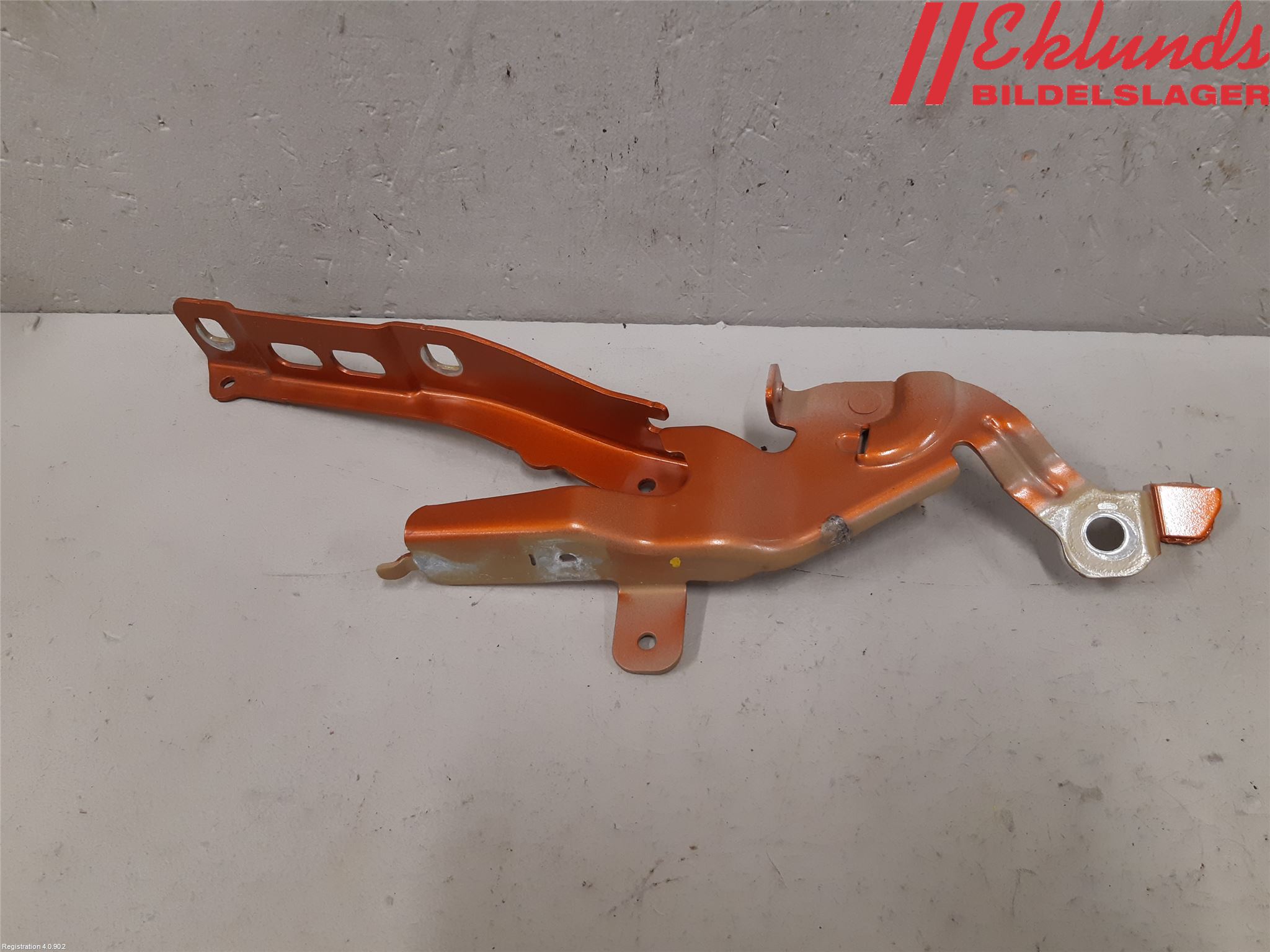 Peugeot 2008/E-2008 20- Huvgångjärn