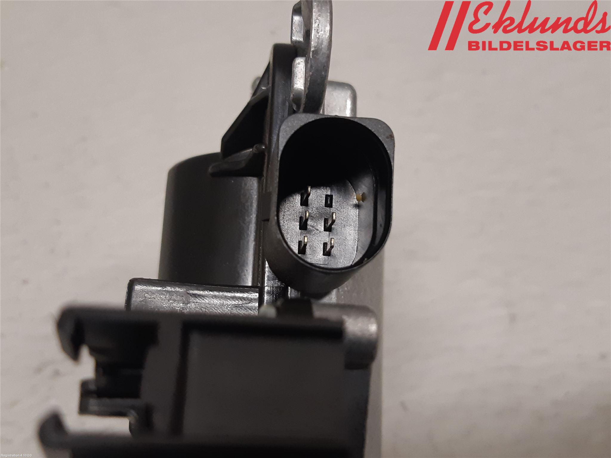 Audi A4/S4 B9 20- Bakluckeöppnare Automatisk