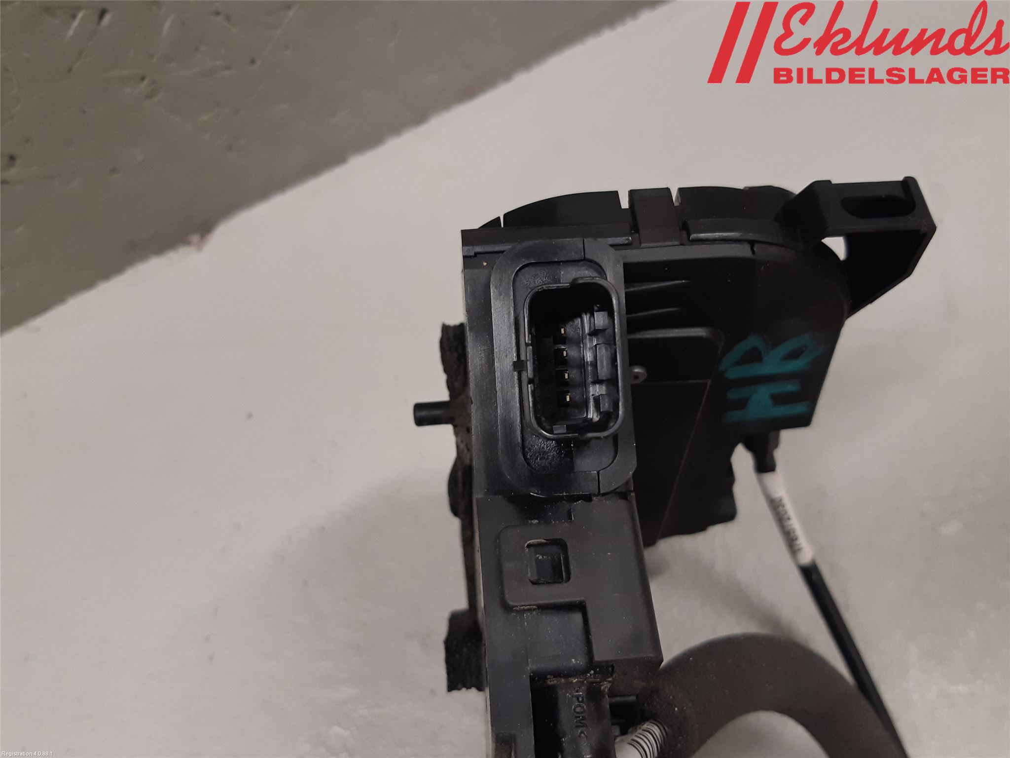 Renault CLIO IV 12-16 Låskista-Dörrlås