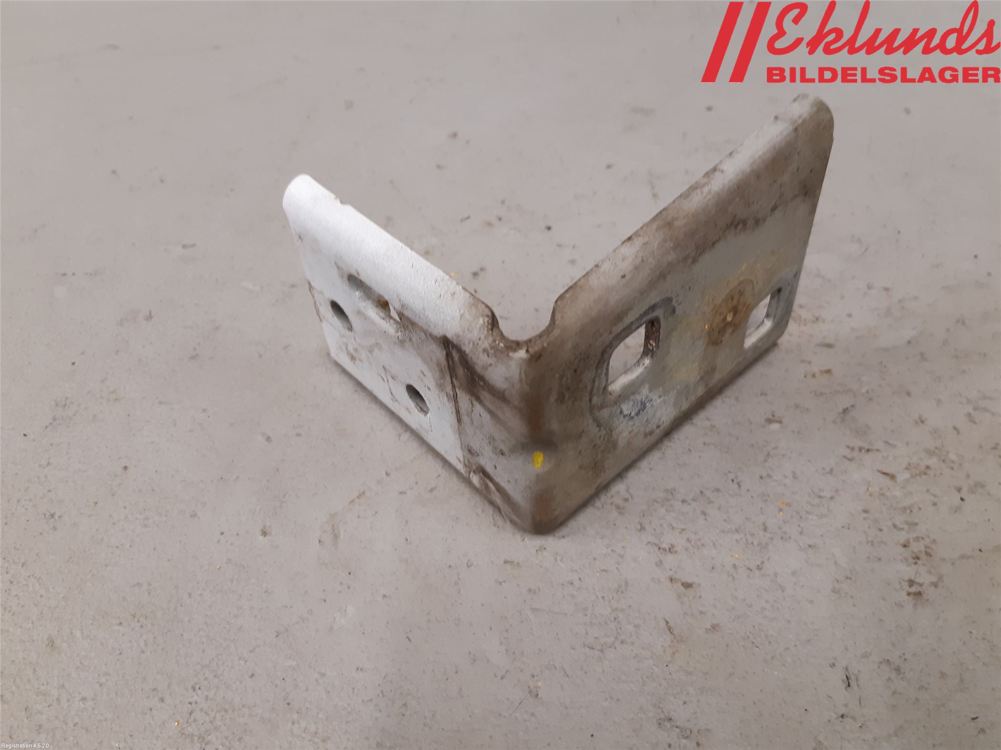 Ford TRANSIT SKÅP/BUSS 14-22 Skärmfäste Fram Hö