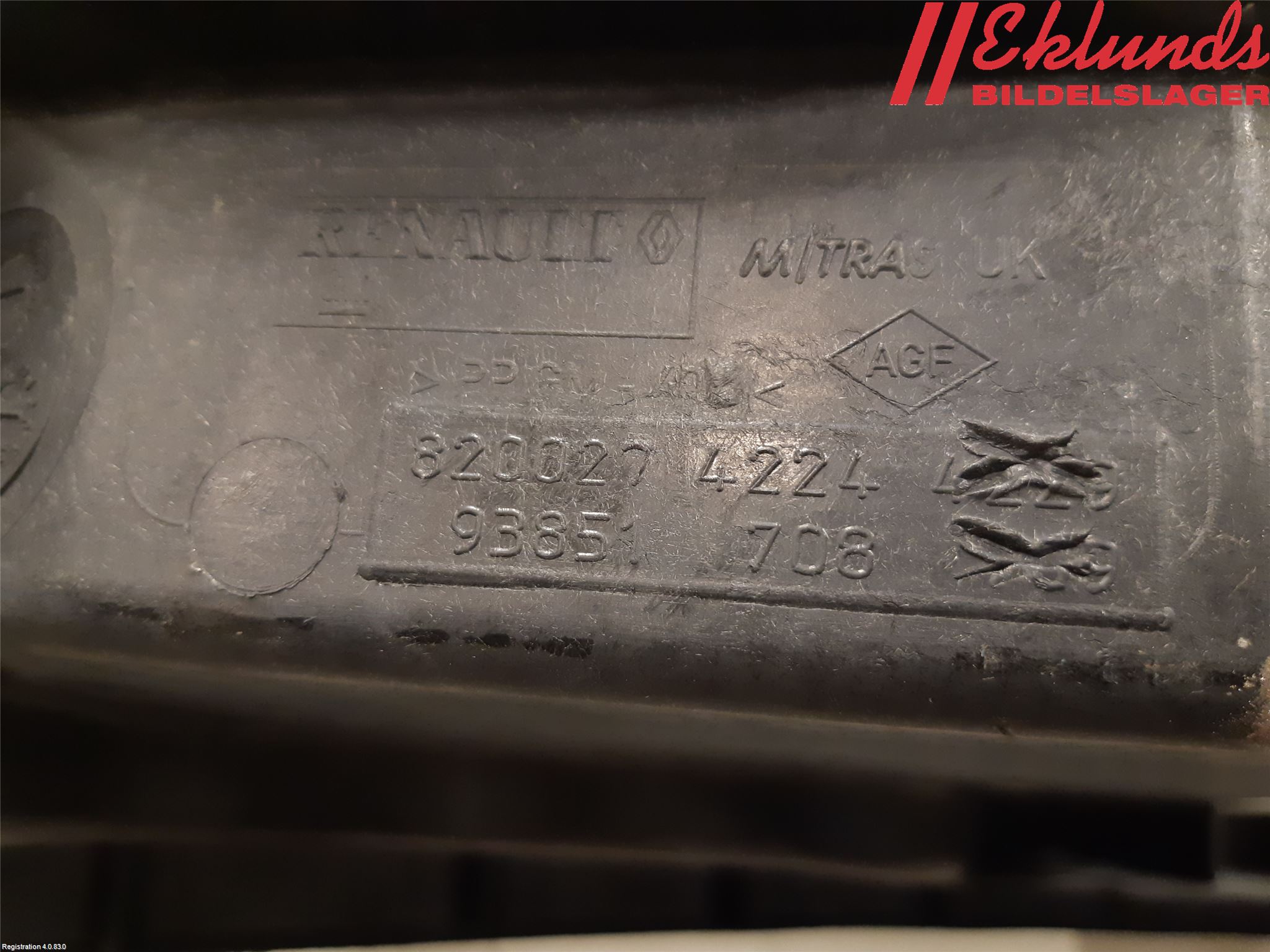 Renault TRAFIC   02-14 Frontplåt