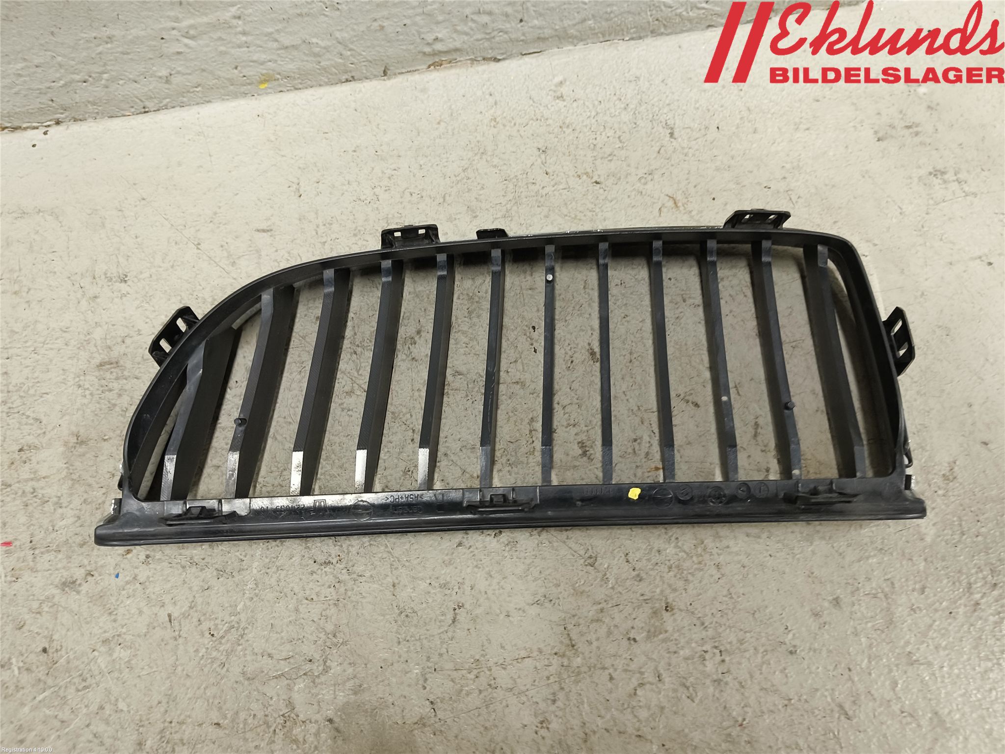 BMW 3 E90/91 SED/TOU 05-12 Grilldel Mitt