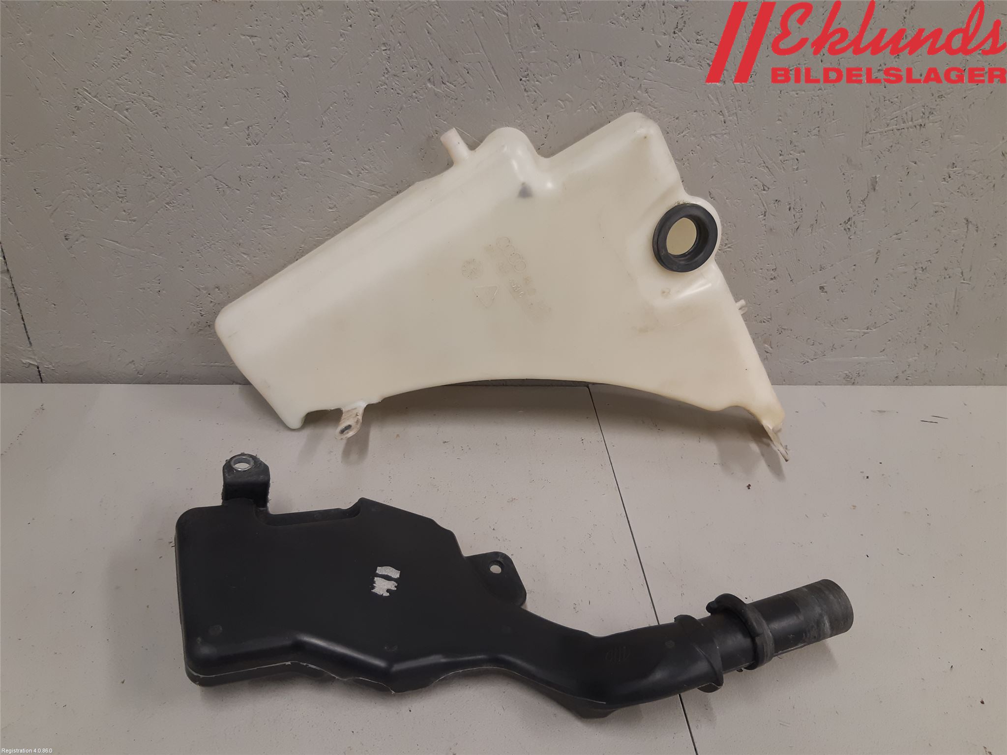 Audi A5 07-16 Spolartank Vindruta-Strål