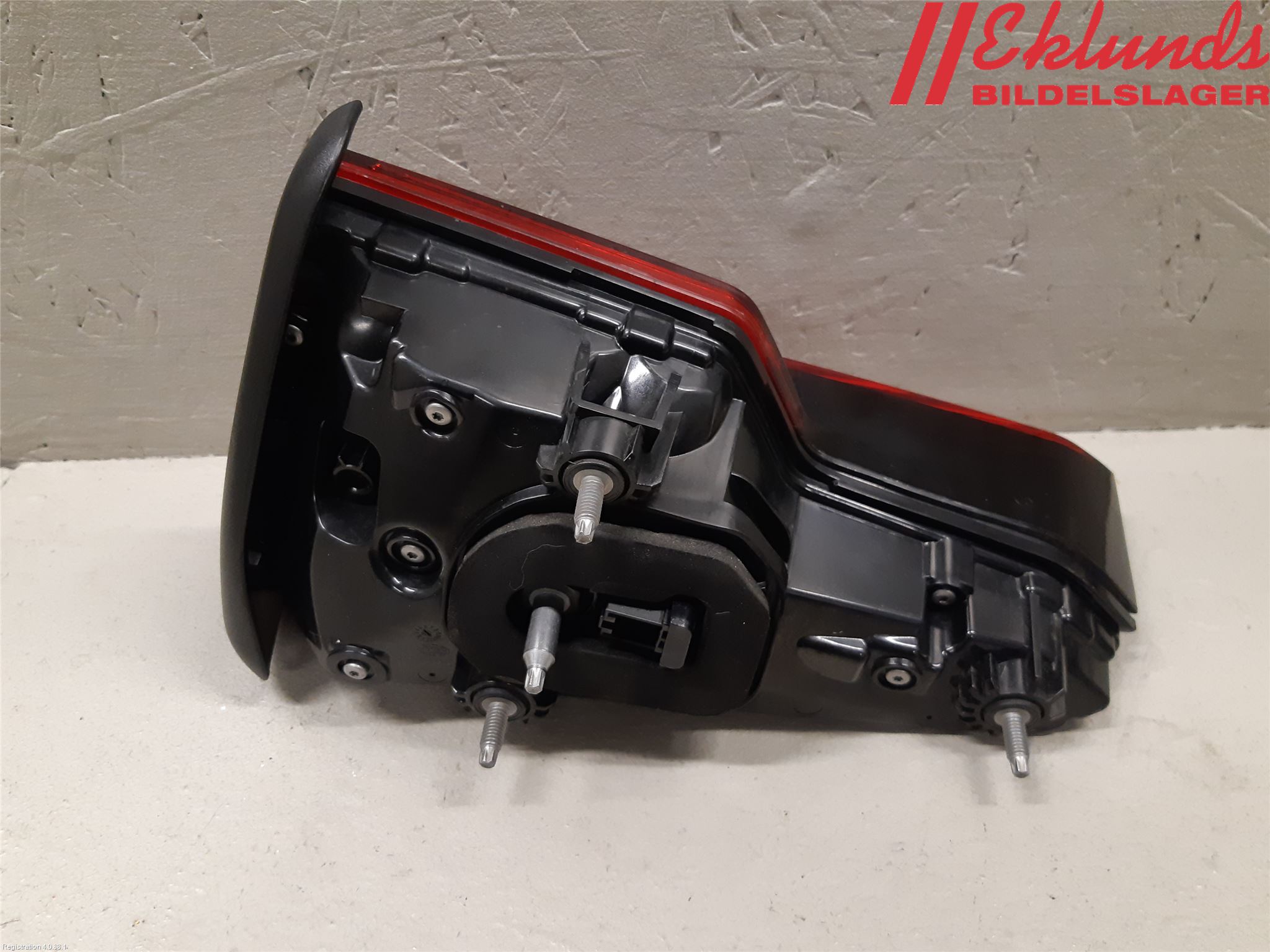 Audi A4/S4 B9 16-19 Bakljus Lucka Vä