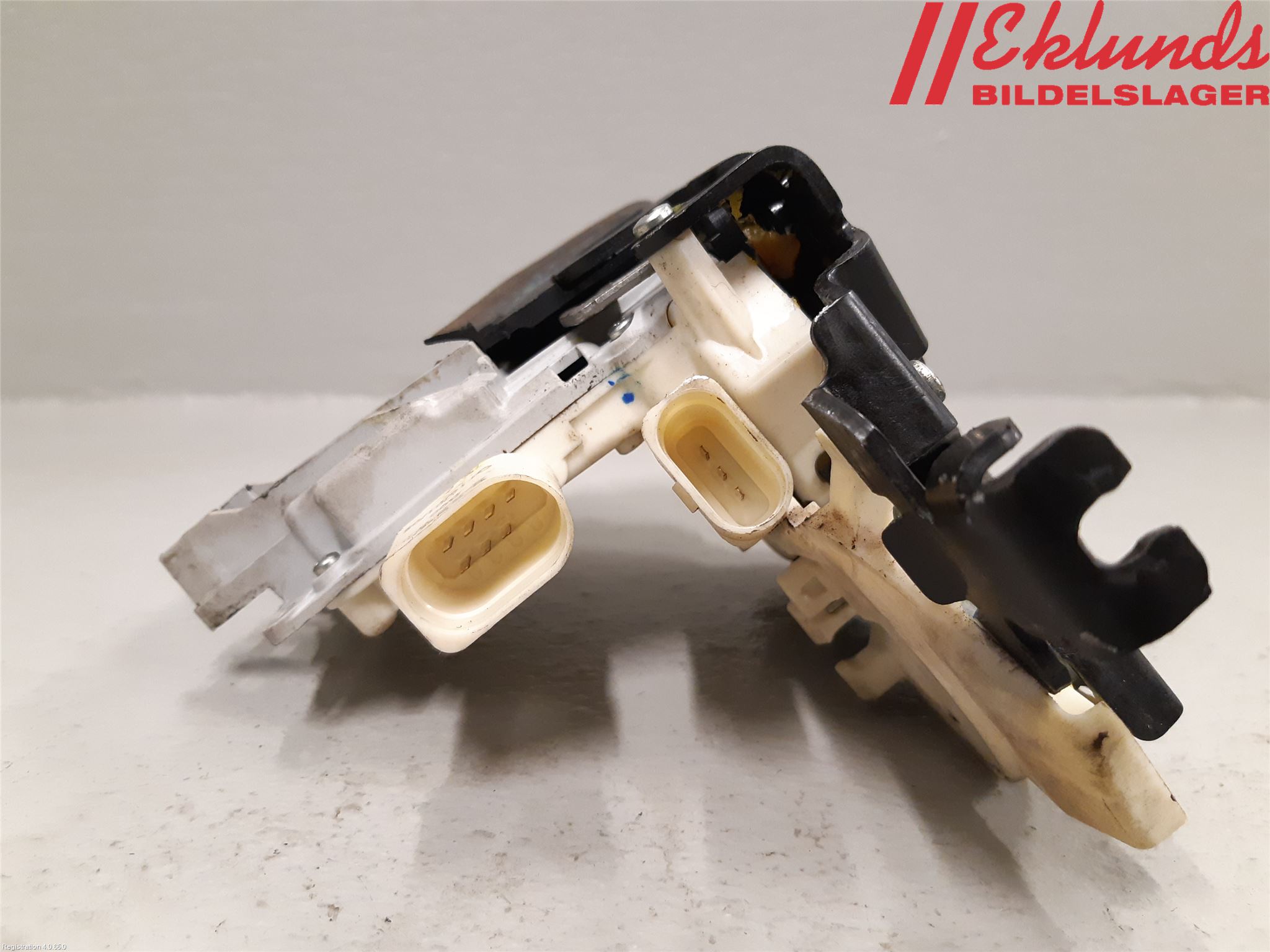 Audi A8/S8 4E  02-09 Låskista-Dörrlås