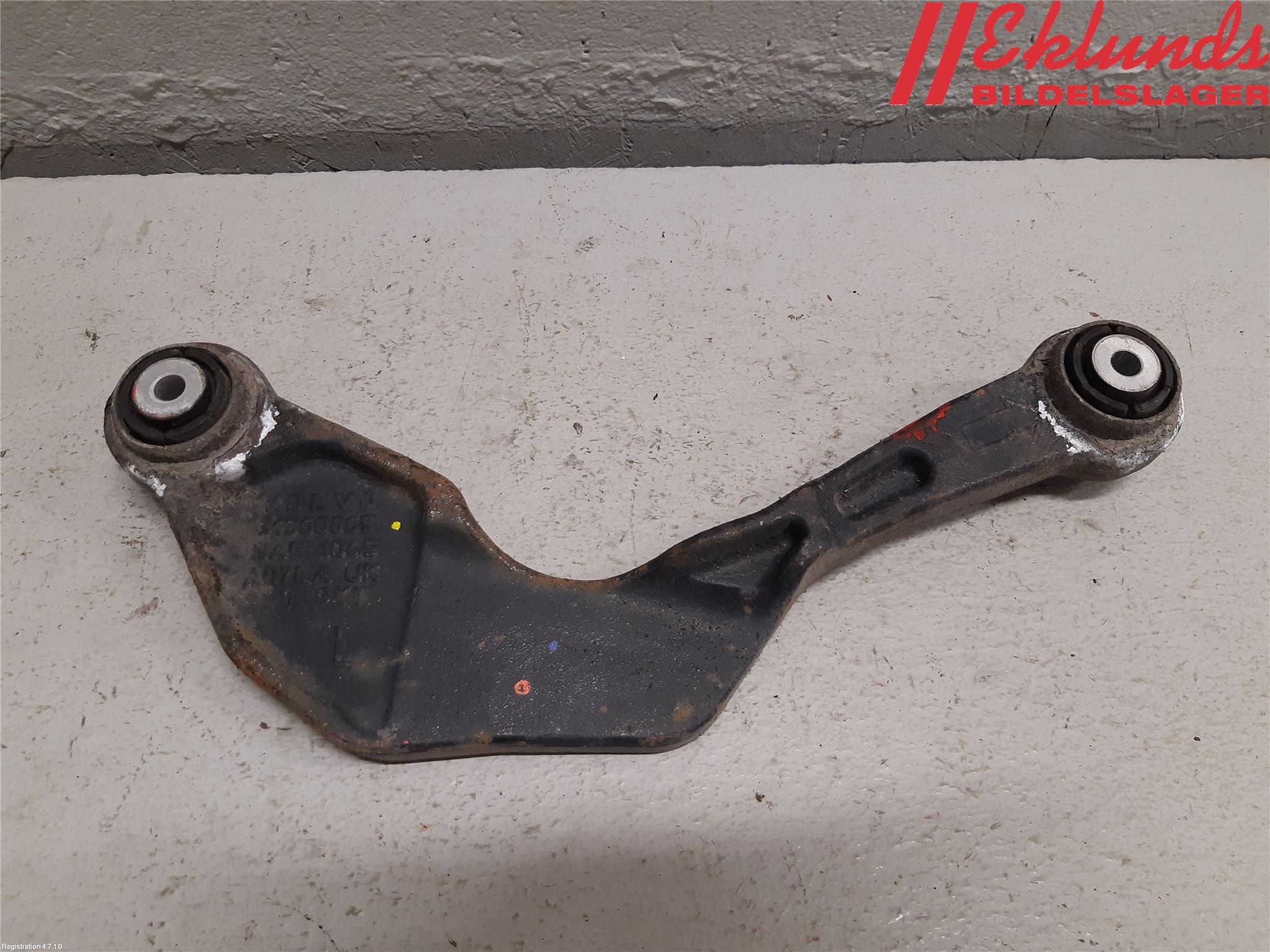 Volvo S90 17->> Bärarm Bak Övre Vänster