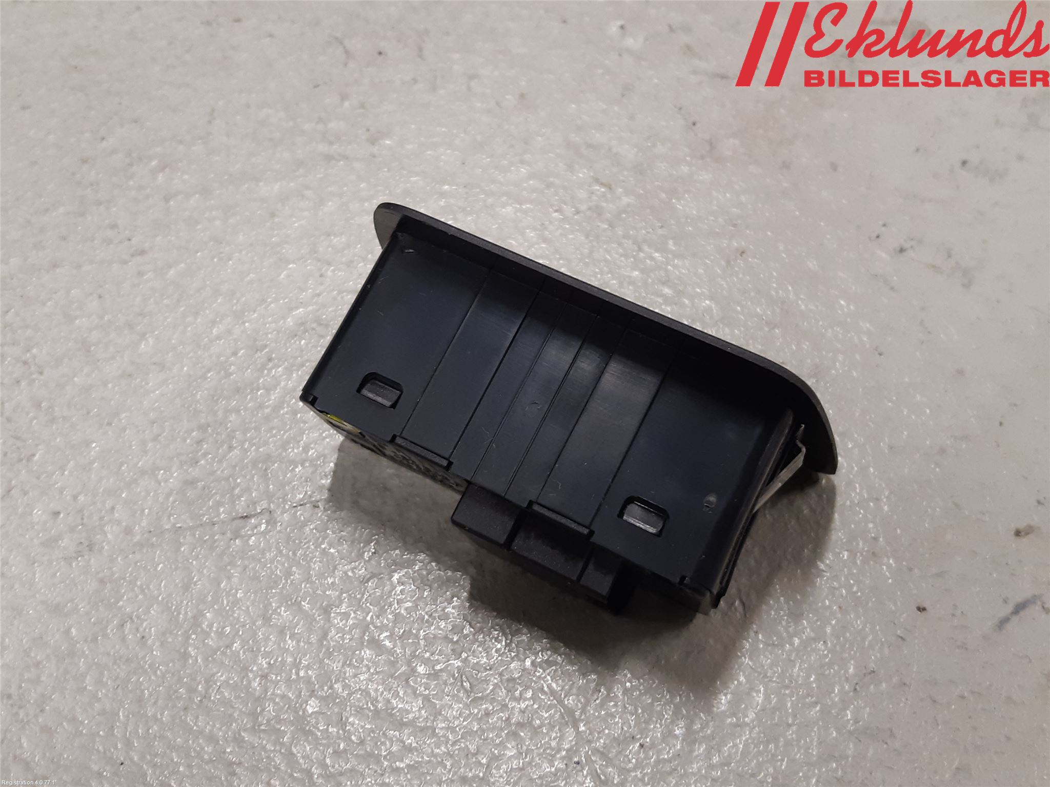 BMW 7 F01/02/03/04 09-15 Strömställare Baklucka