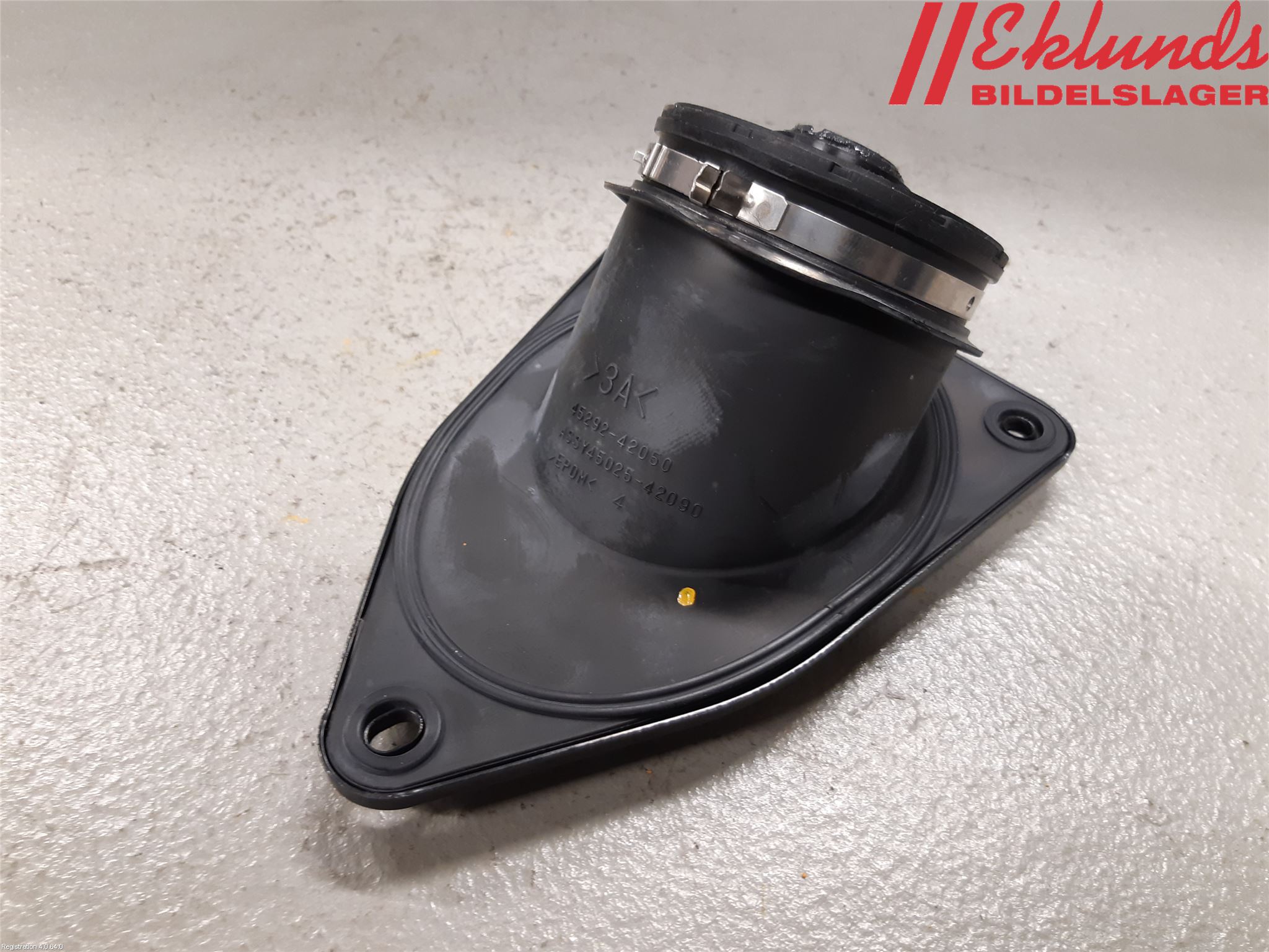 Toyota RAV4 19- Rattaxelknut