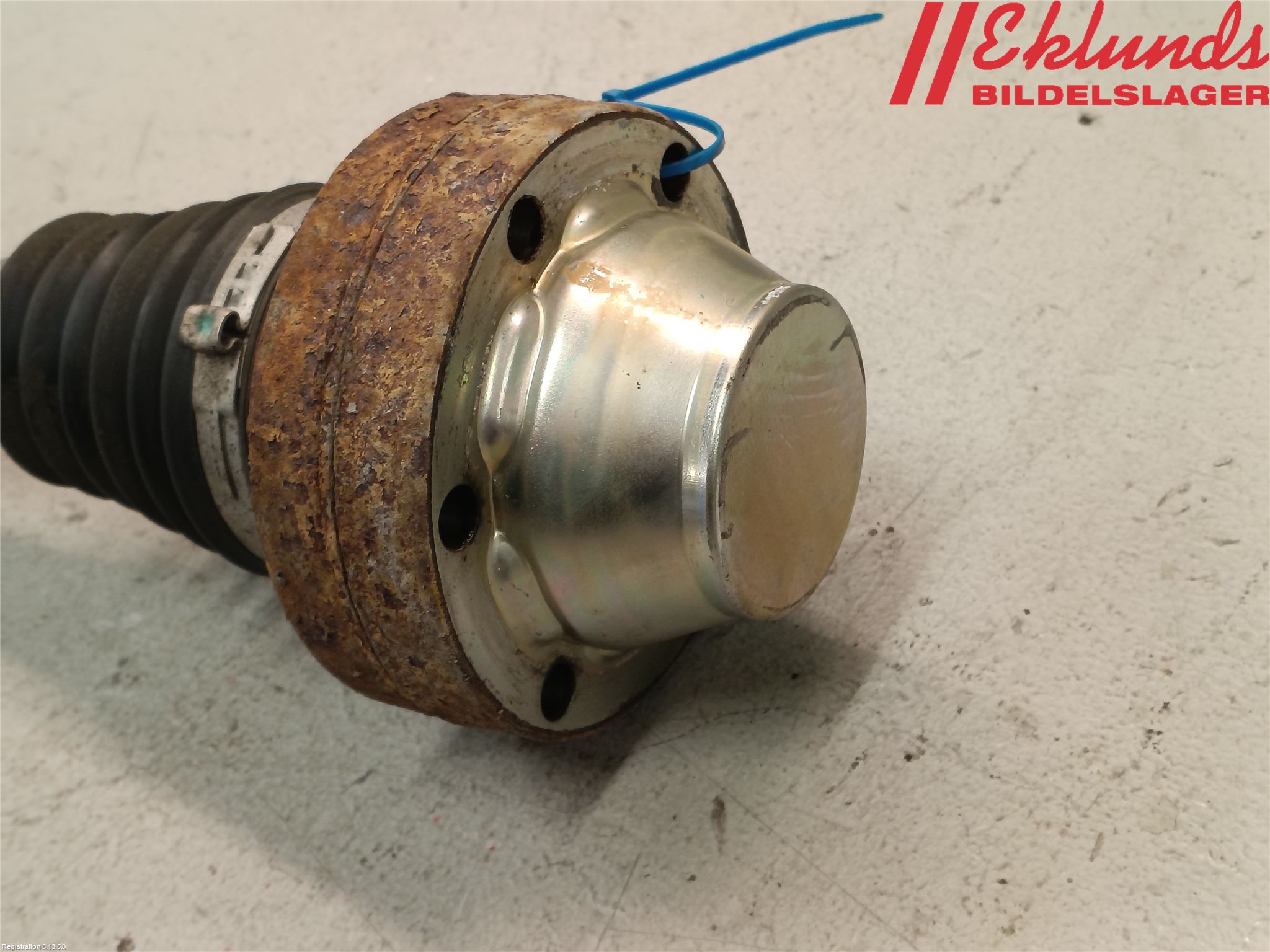 Volkswagen VW TOUAREG 7P 11-18 Drivaxel Fram Höger