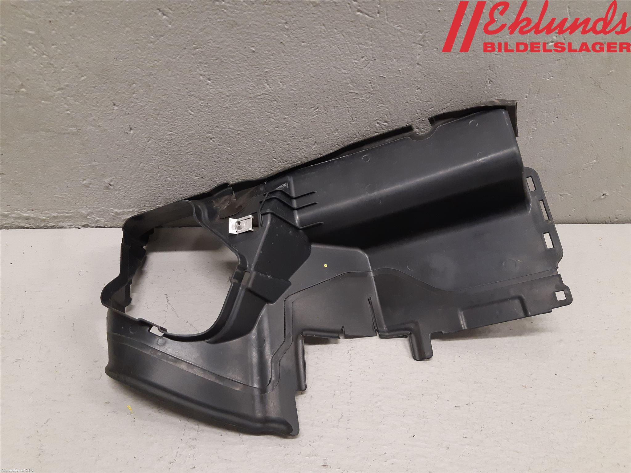 BMW 6 E63/64    02-10 Deflektor Plåt-Plast Kylning