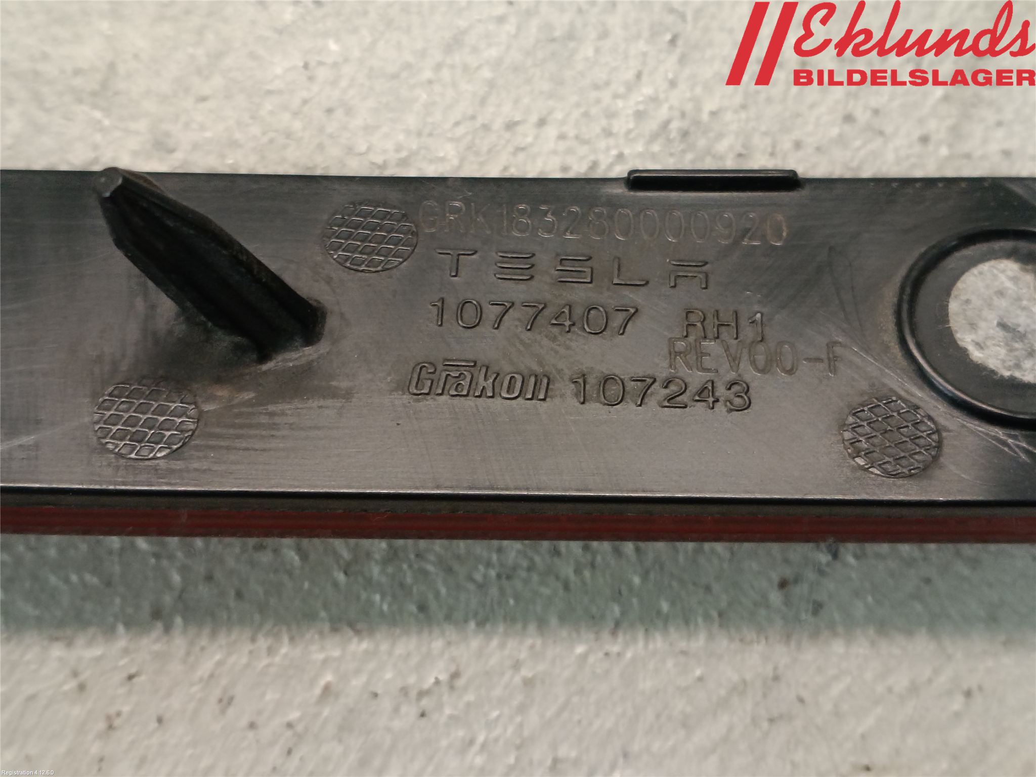 Tesla MODEL 3 17- Dimljus/Reflex Bak