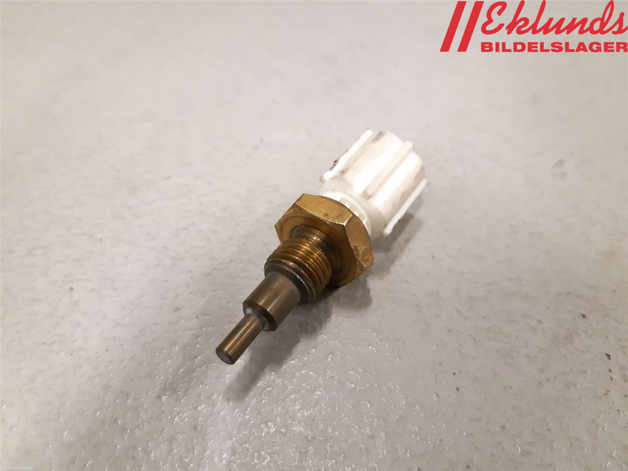 Toyota YARIS XP130 15-20 Givare Temp Vatten