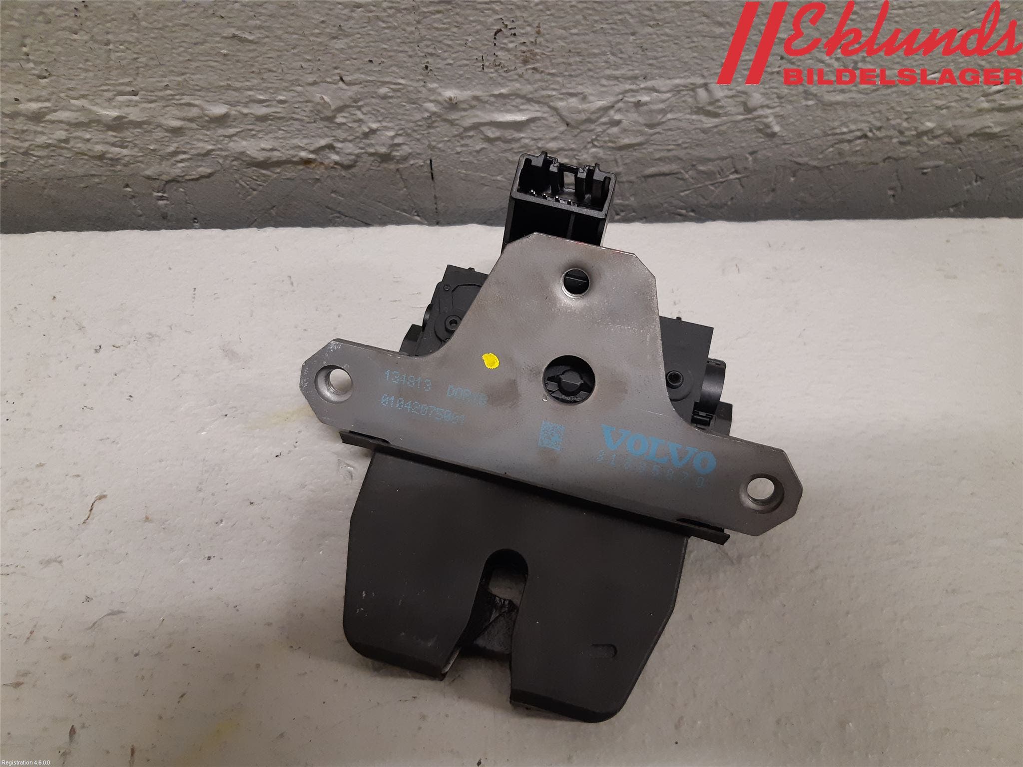 Volvo V40 CROSS COUNTRY 13-19 Låskista Baklucka