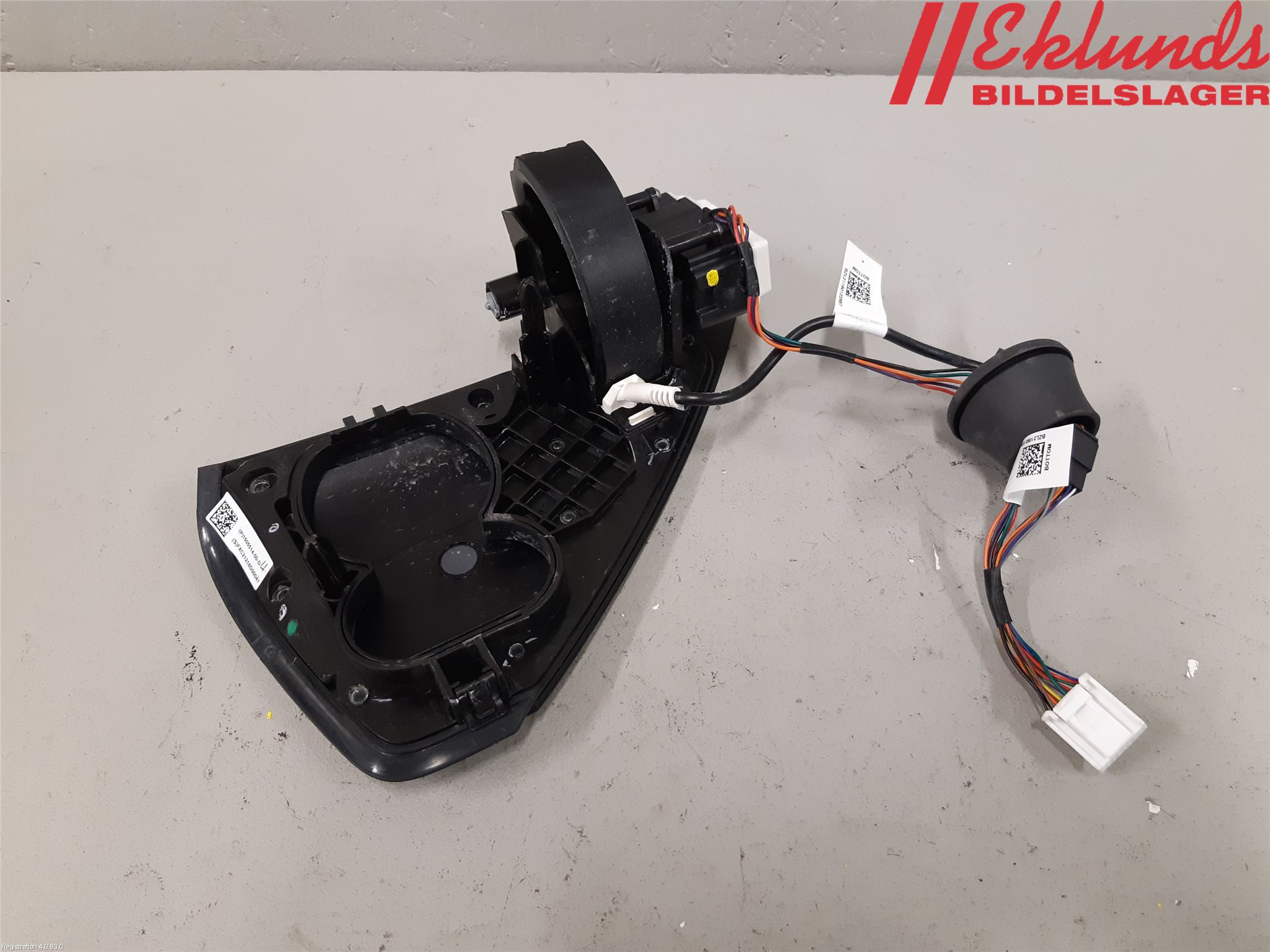 Tesla MODEL Y 21- Tanklucka