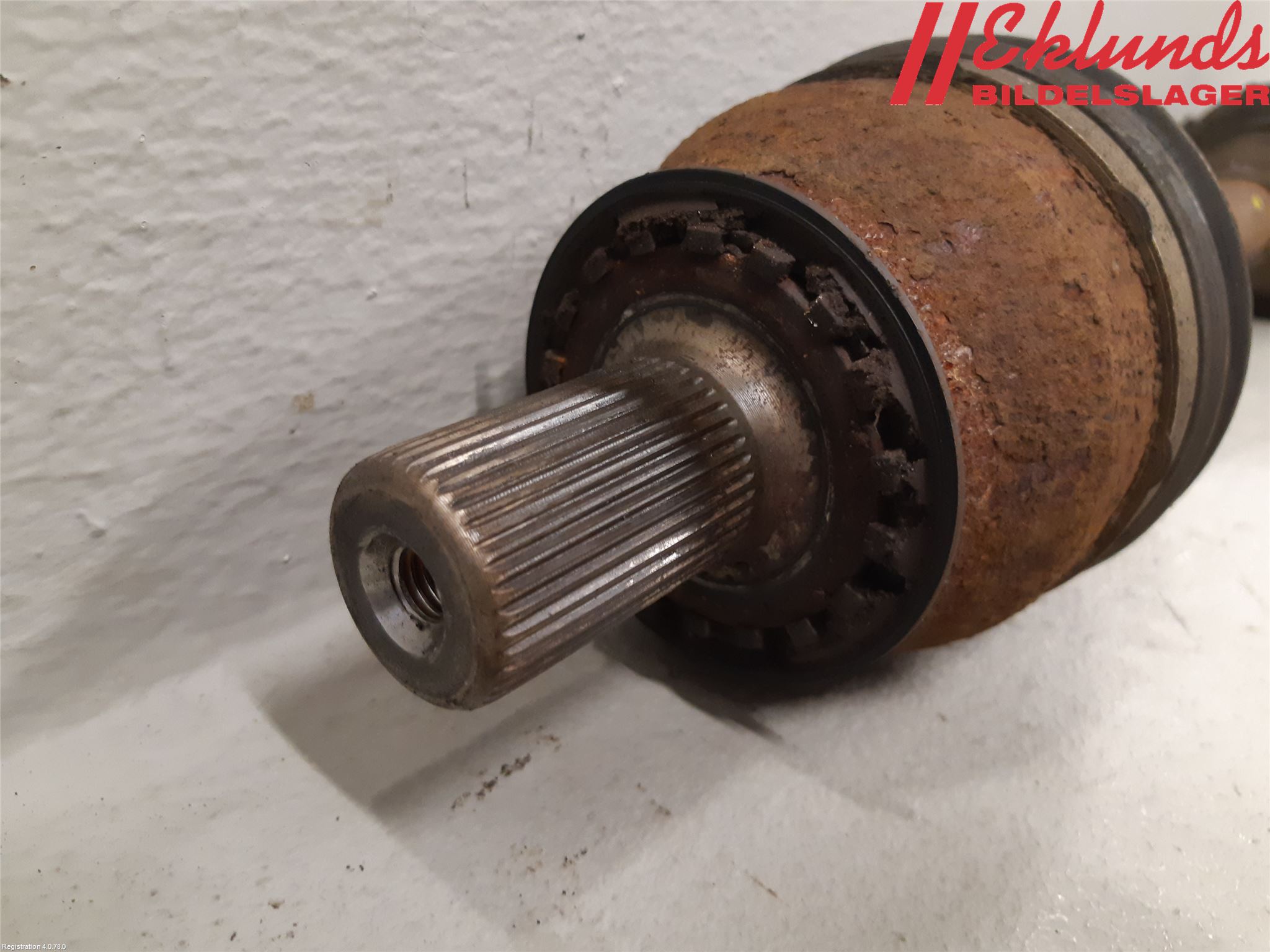 Volvo V70 08-13 Drivaxel Fram Vänster