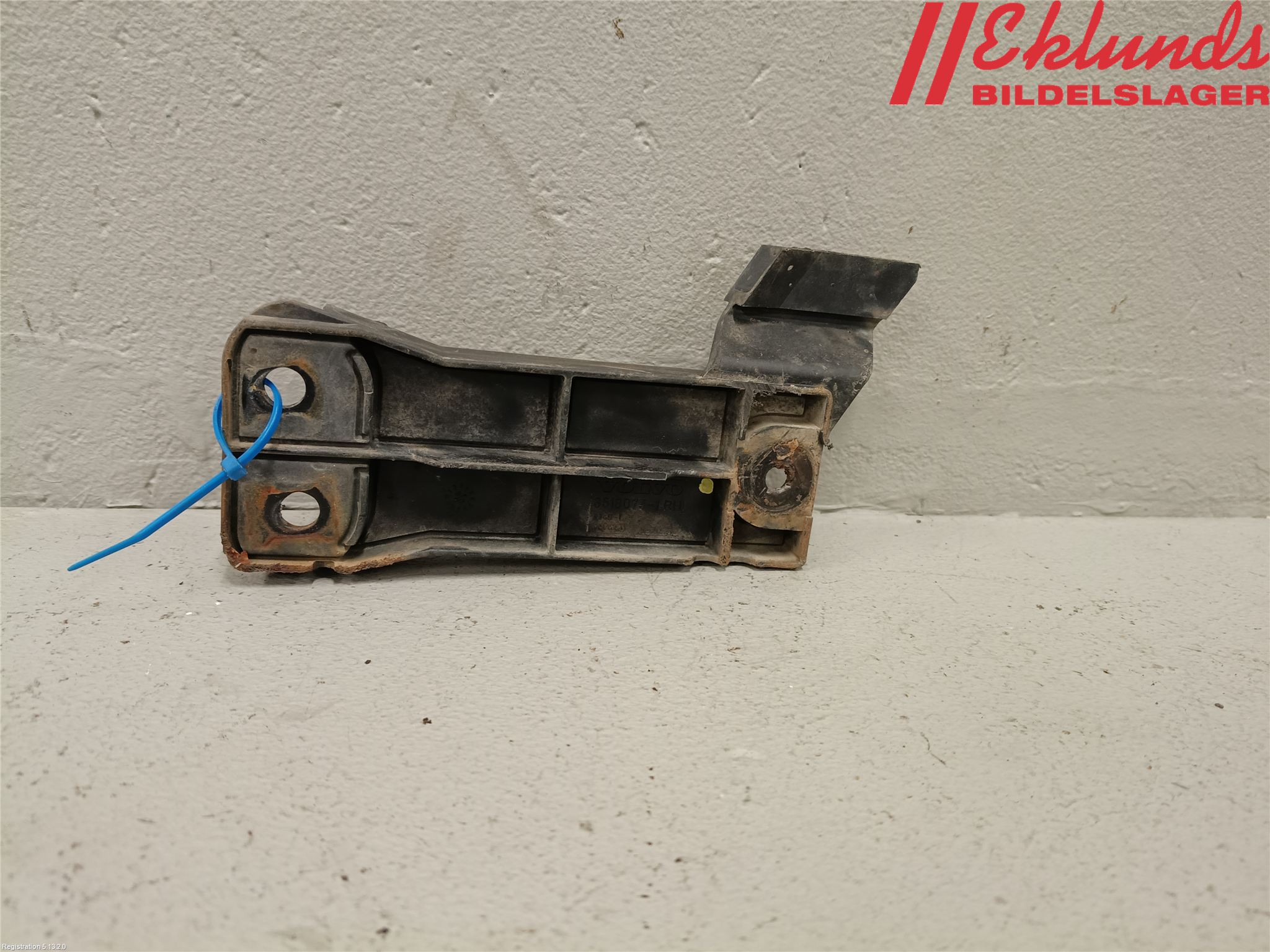 Volvo 940 91-98 Stötfångarfäste Fram Hö