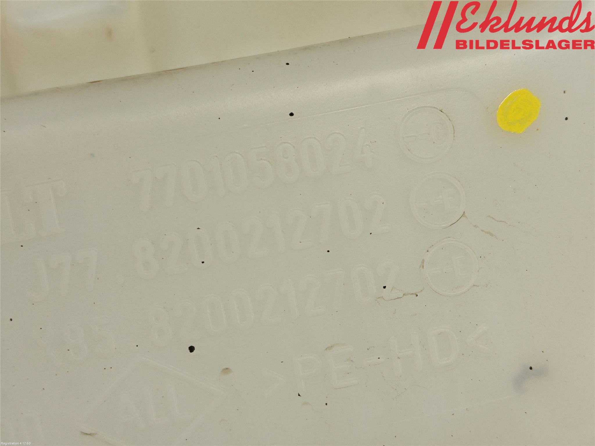 Renault CLIO III  09-12 Spolartank Vindruta