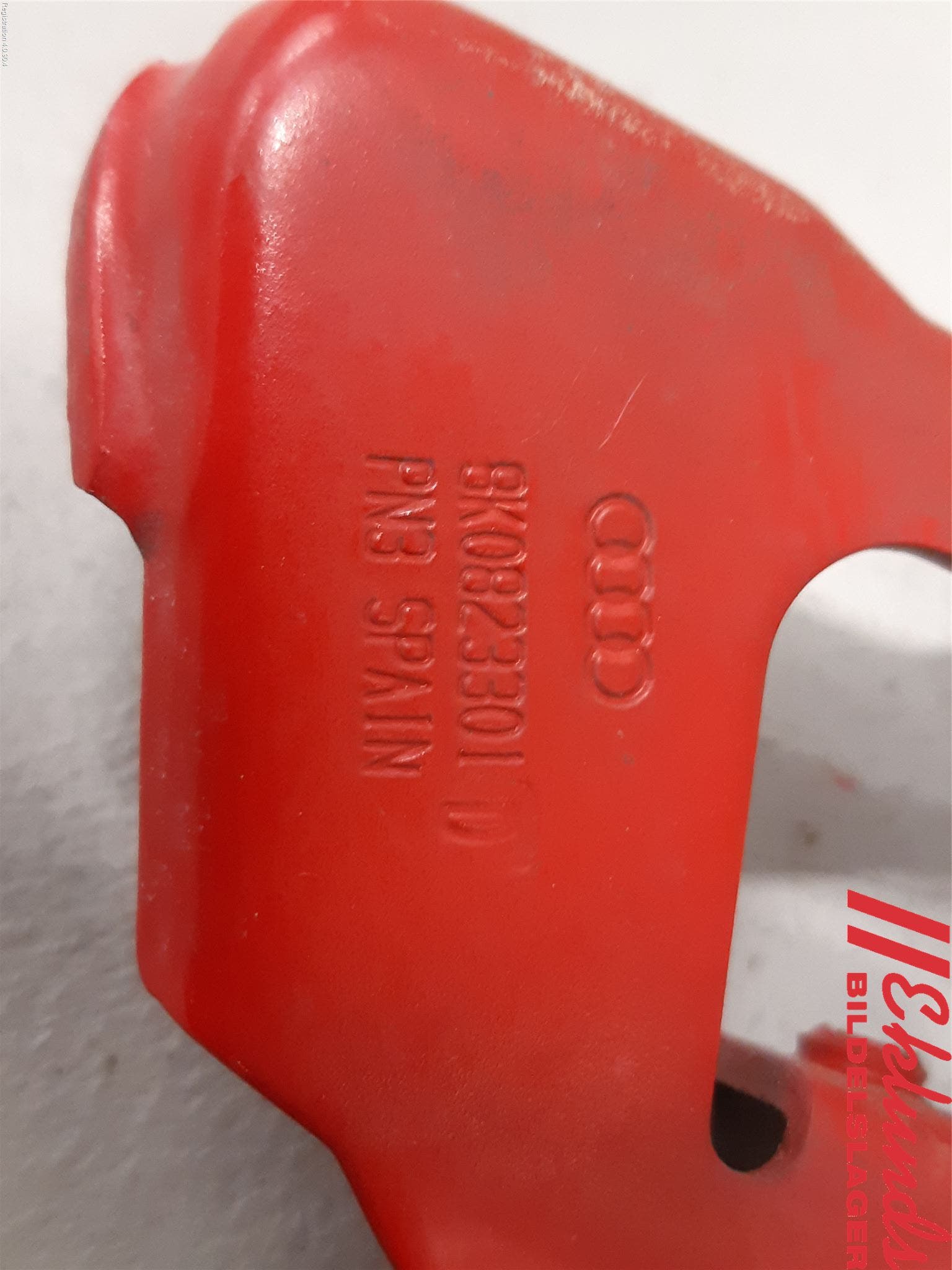 Audi A4/S4 08-11 Huvgångjärn