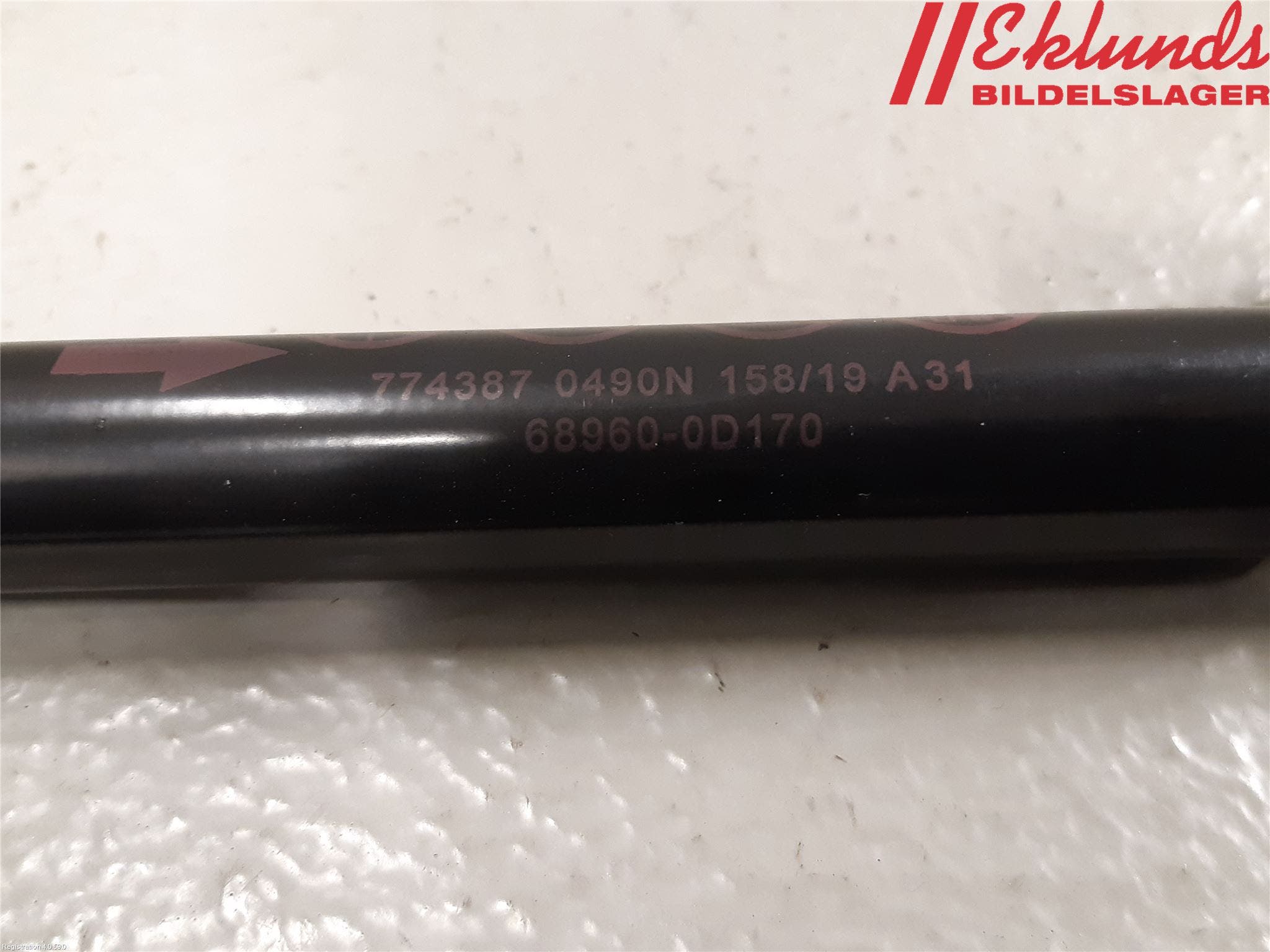 Toyota YARIS XP130 15-20 Gasfjäder Baklucka