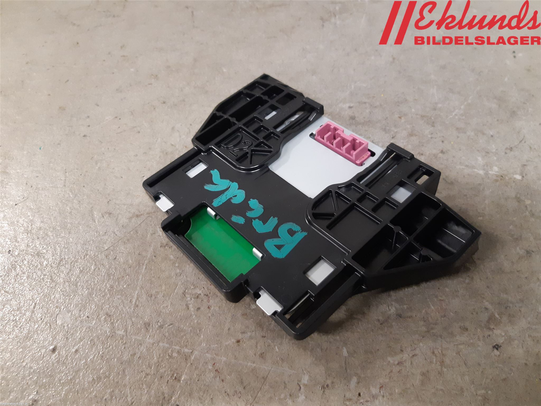 Toyota YARIS XP21 20- Antenn