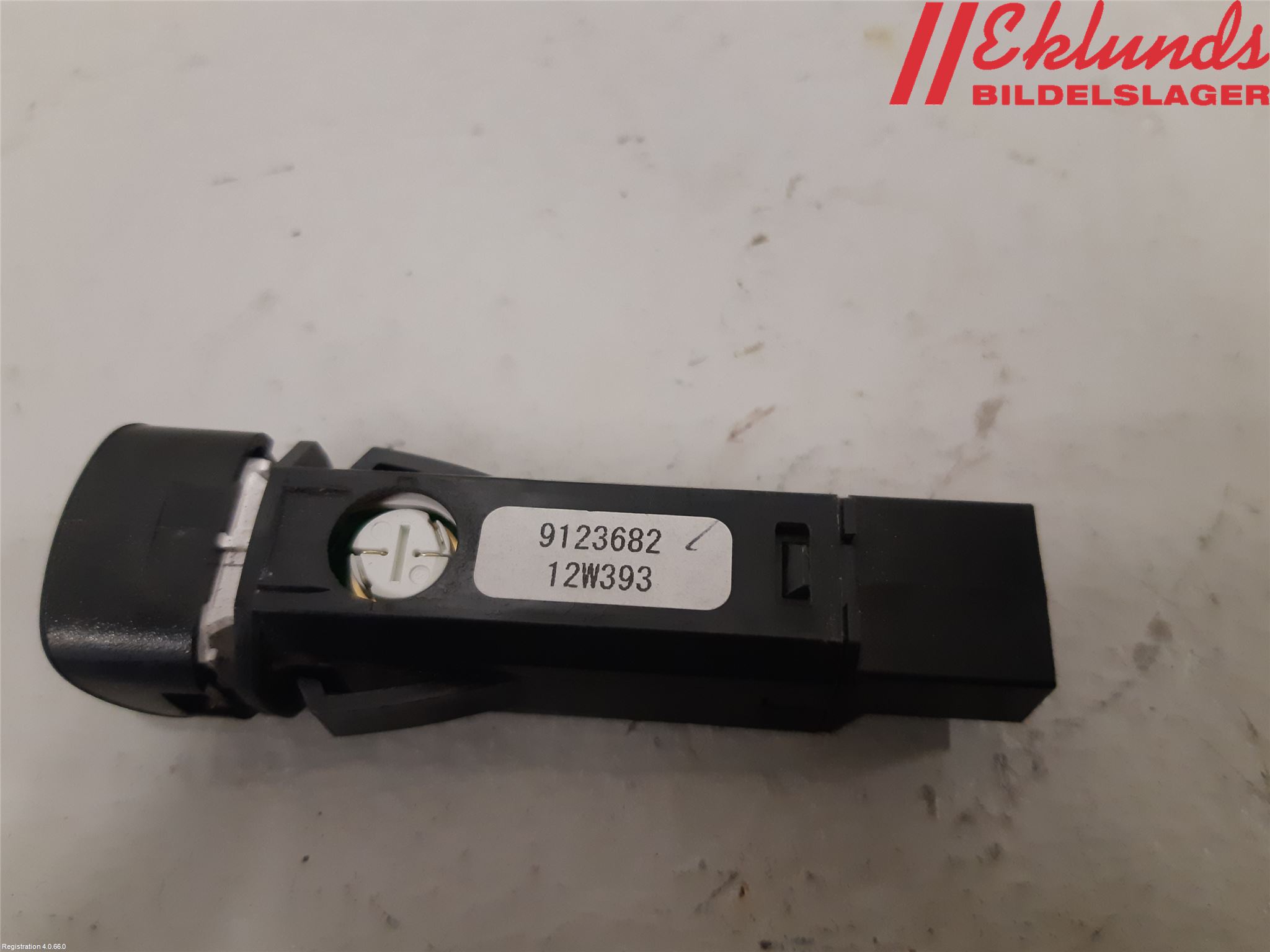 Volvo V40 12-19 Strömställare Varnings