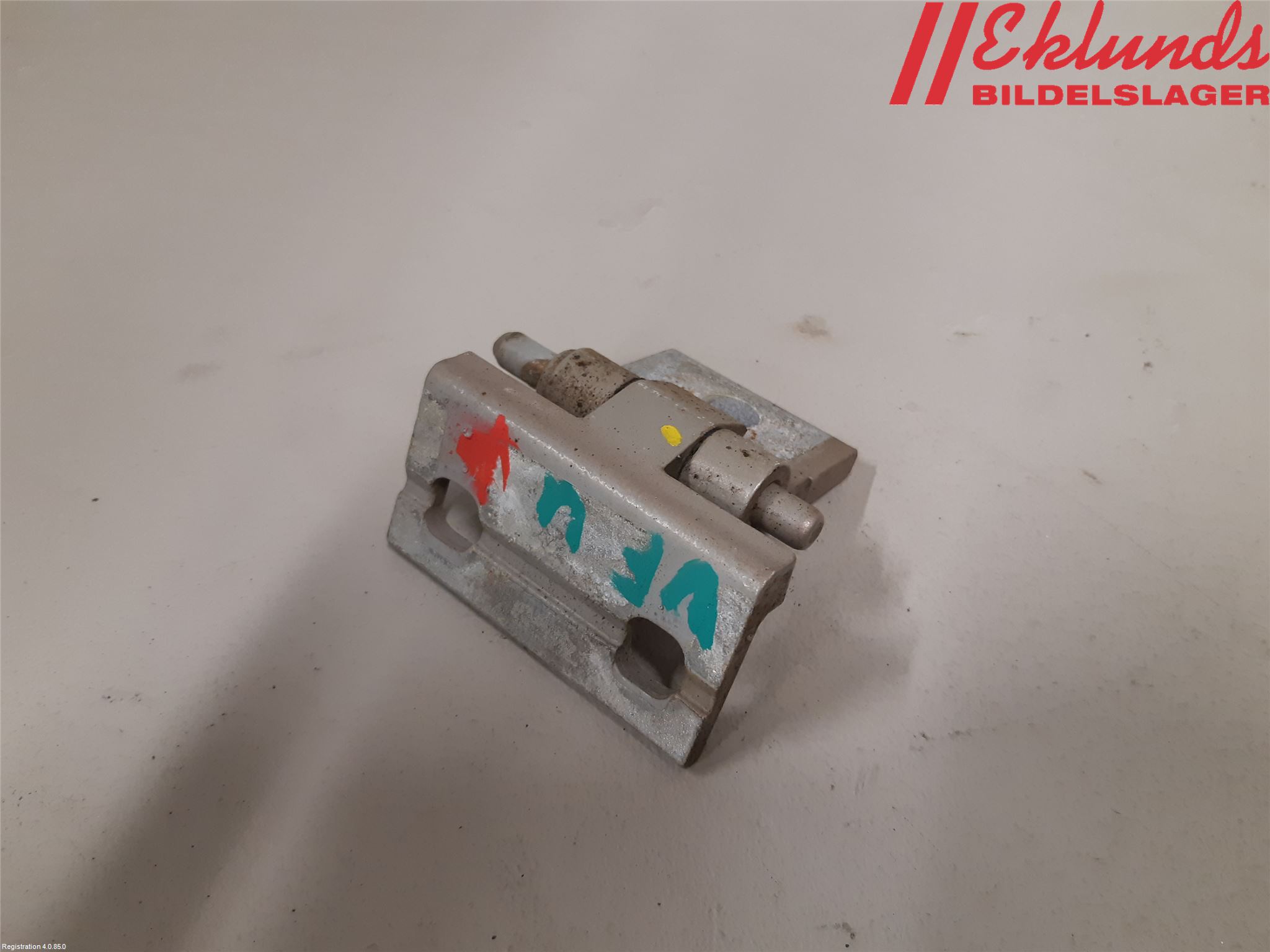 Volvo V70 00-04 Dörrgångjärn