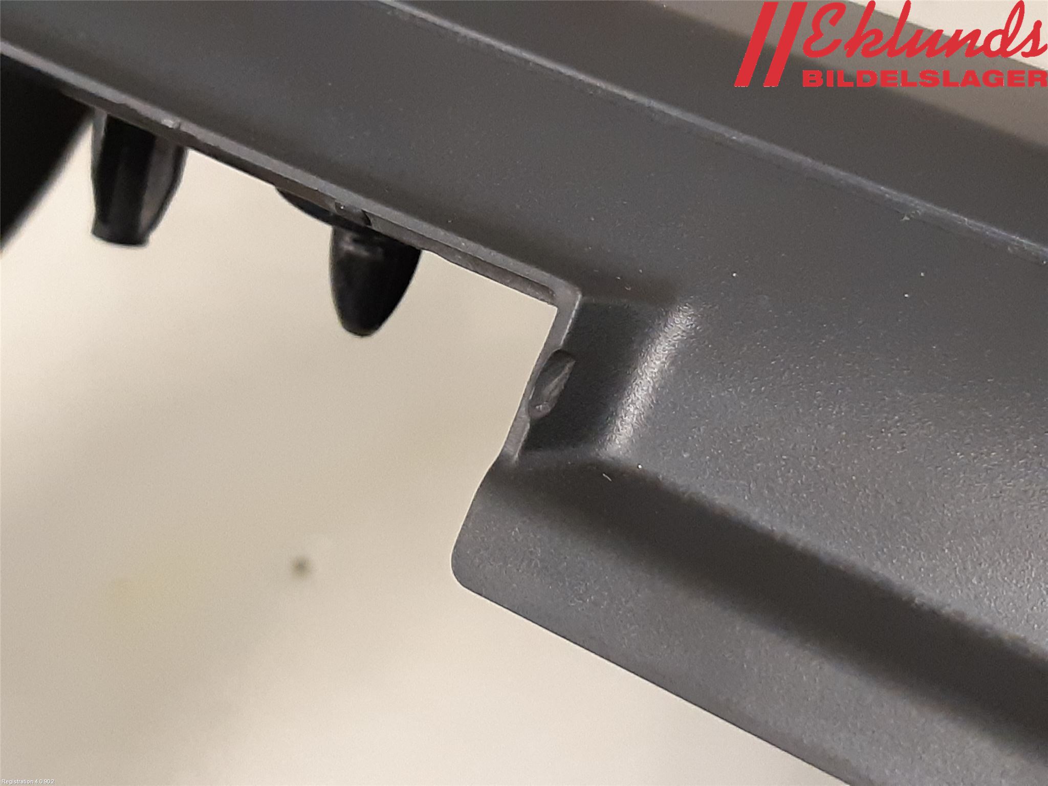 Peugeot 2008/E-2008 20- List Framskärm Hö