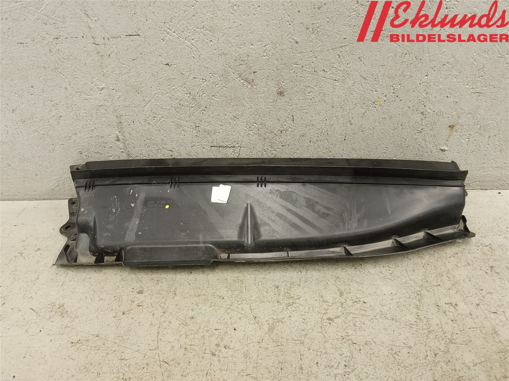 BMW X1 F48 15-22 Torpedplåt-Torpedplast