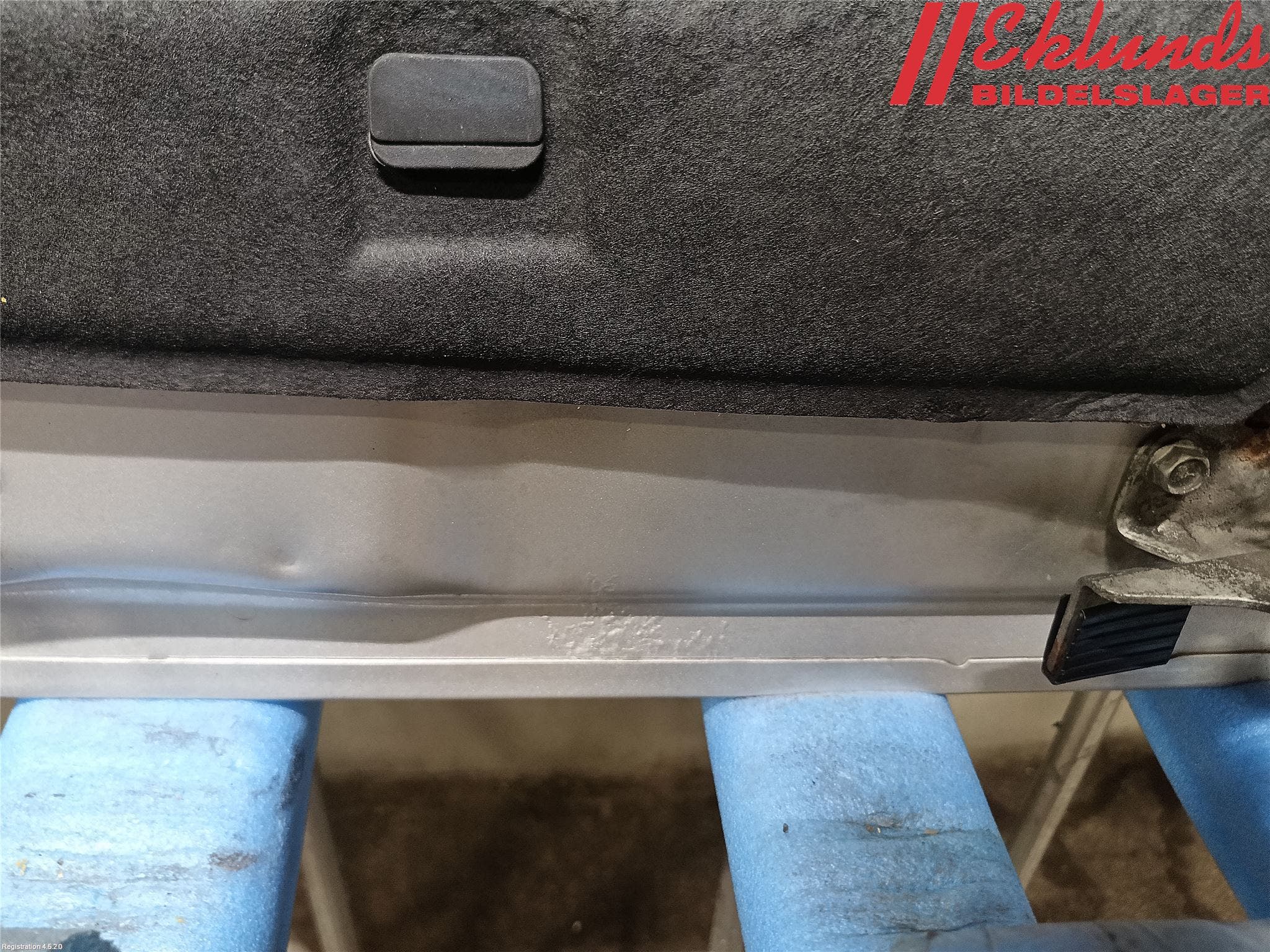 Volvo V70 00-04 Huv Fram