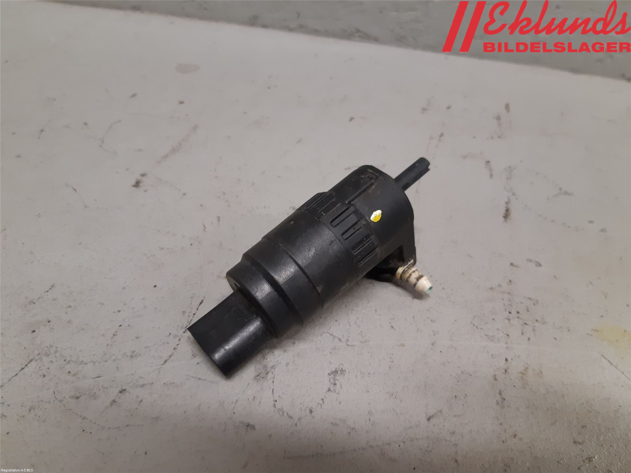 Volkswagen VW CADDY      04-10 Spolarpump Vindruta