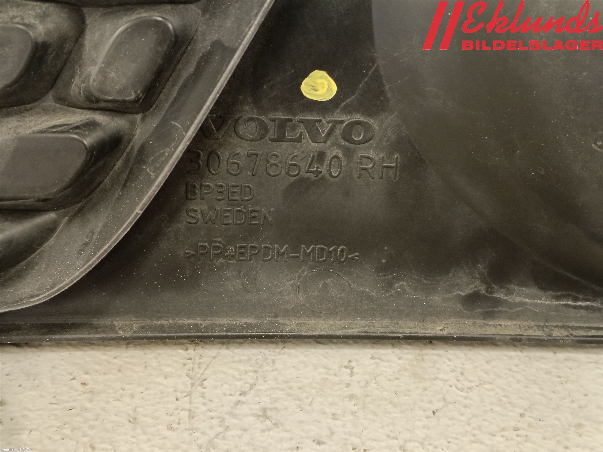 Volvo V70 08-13 Dimljussarg Fram