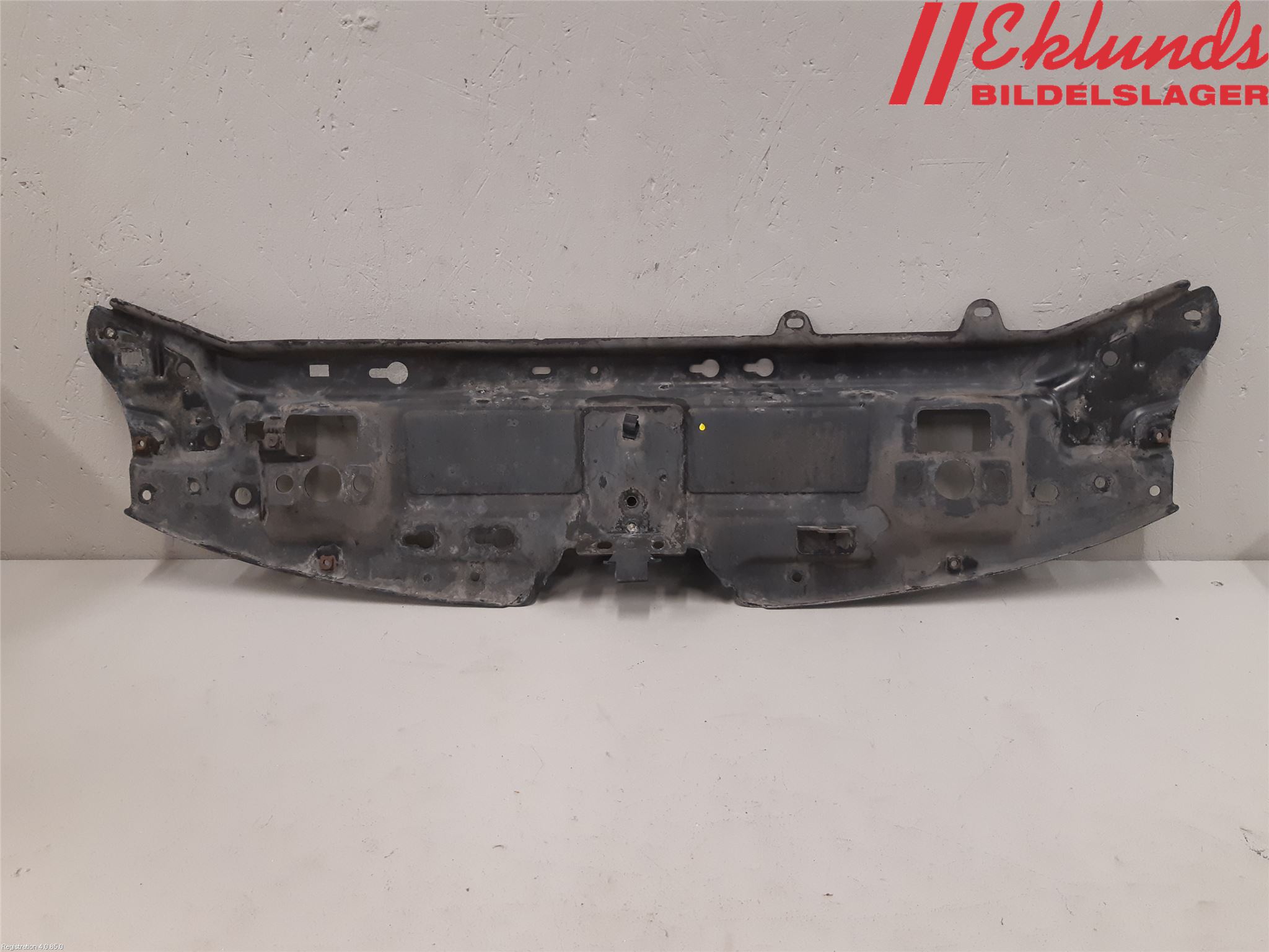 Saab 9-3 VER2/VER3 08-15 Front Huvlåsplåt-Balk