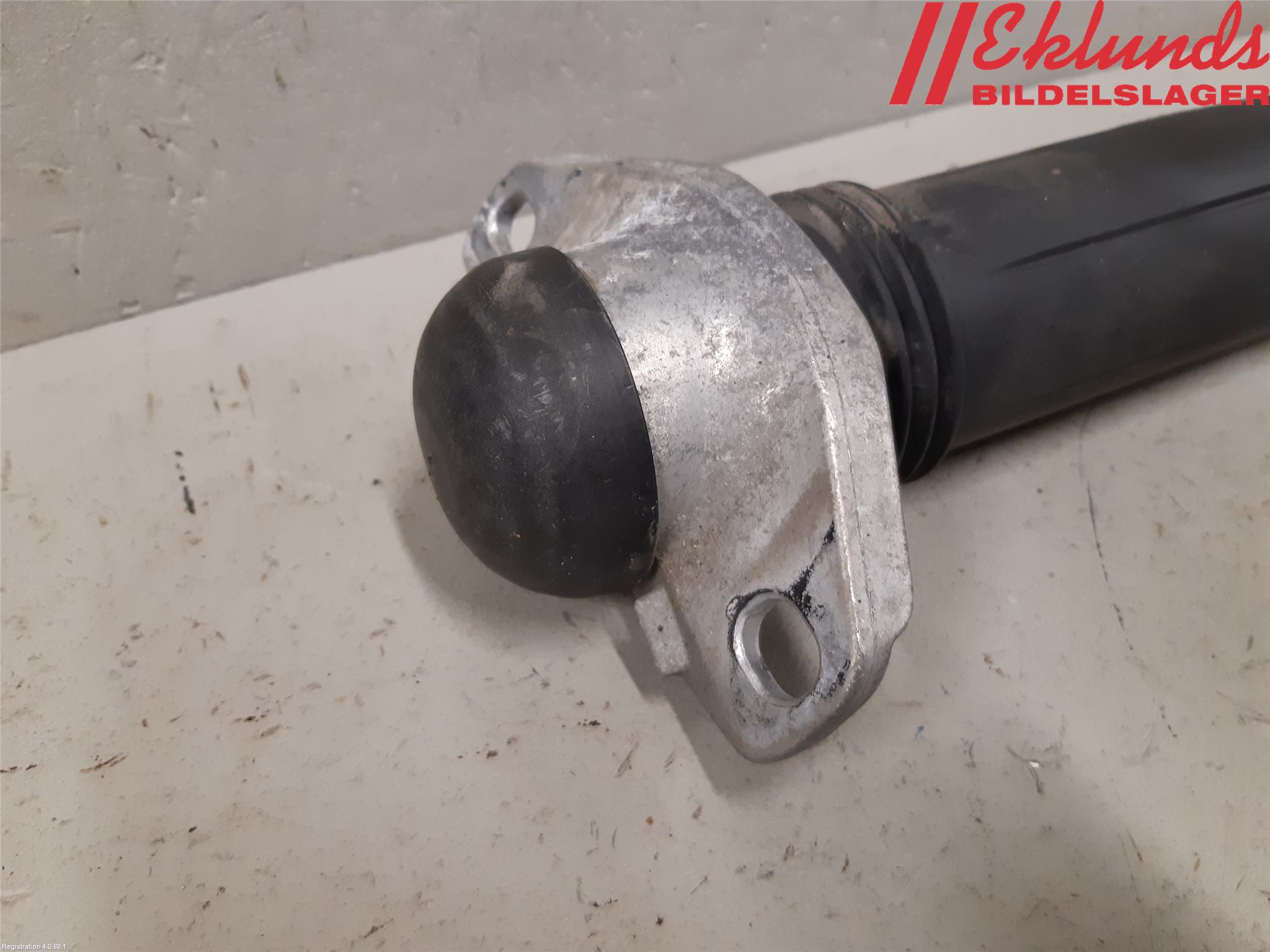 Toyota C-HR 16-23 Stötdämpare Bak