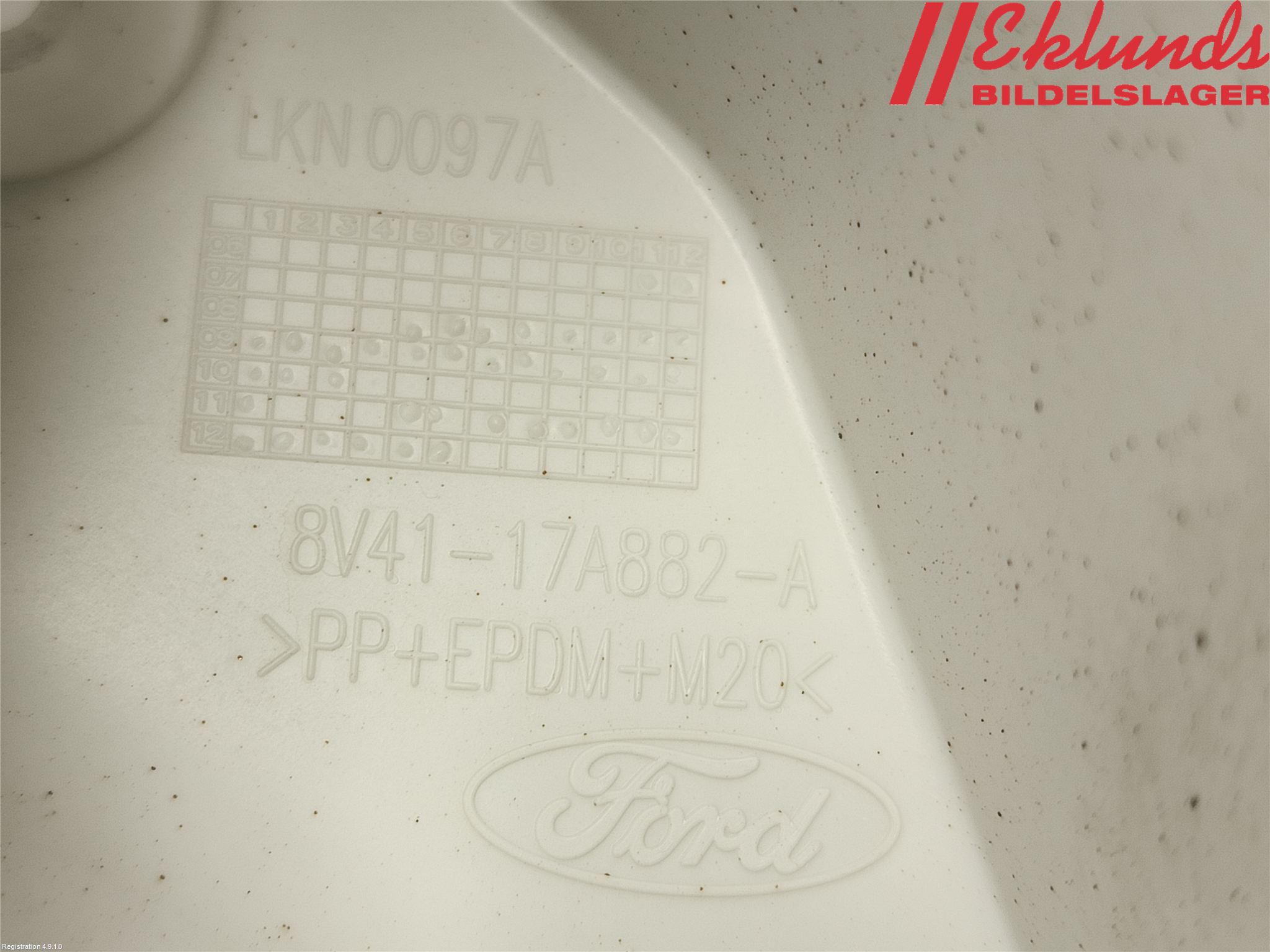 Ford KUGA 08-12 Stötfångarfäste Bak Vä