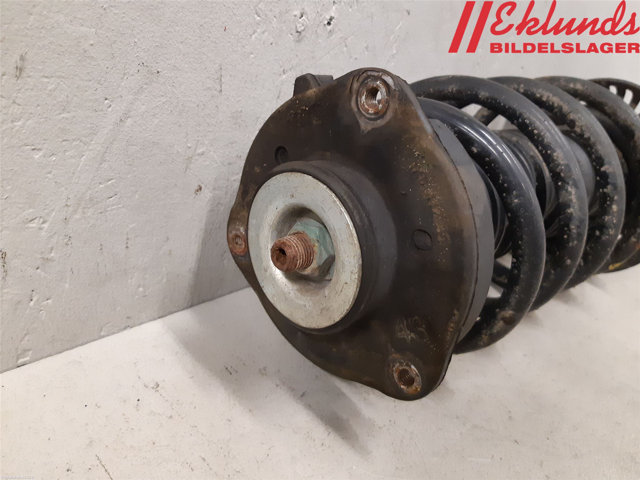 Volkswagen VW CADDY 16-20 Fjäderben Fram Höger