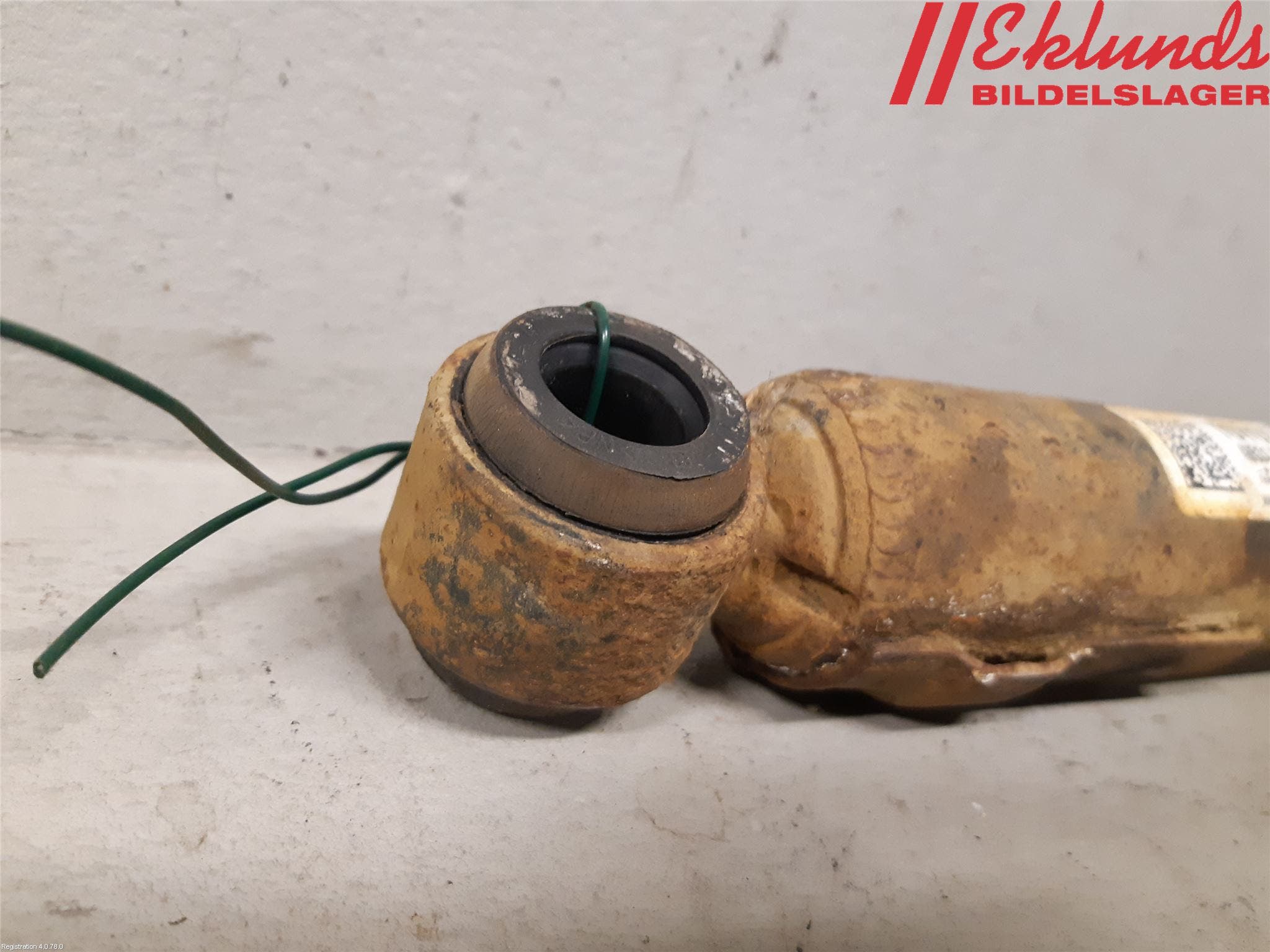 Toyota HILUX 16- Stötdämpare Bak