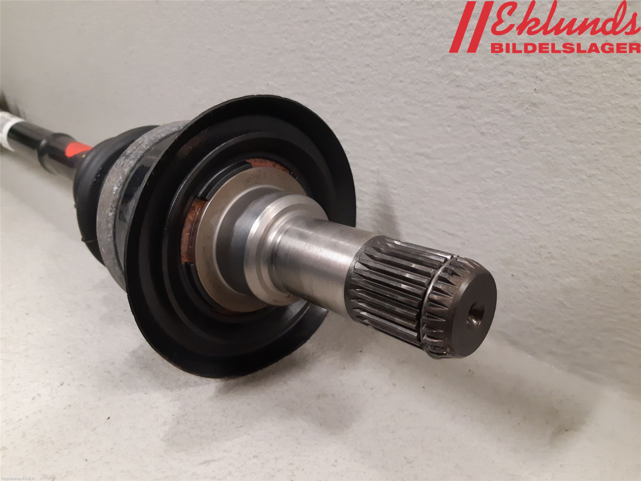 BMW 1 F20/F21 11-19 Drivaxel Bak Vänster