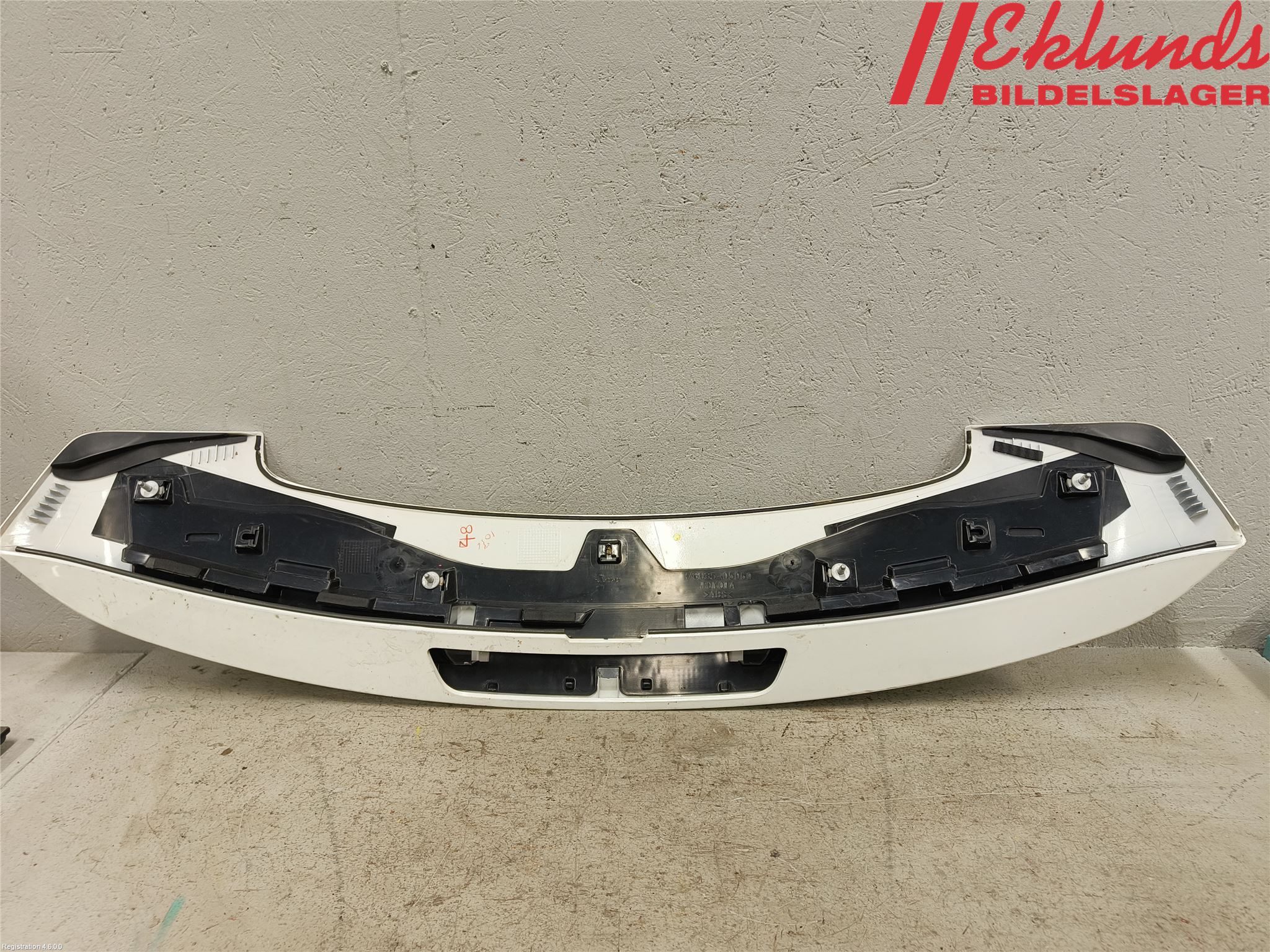 Toyota AVENSIS 09-15 Spoiler Baklucka