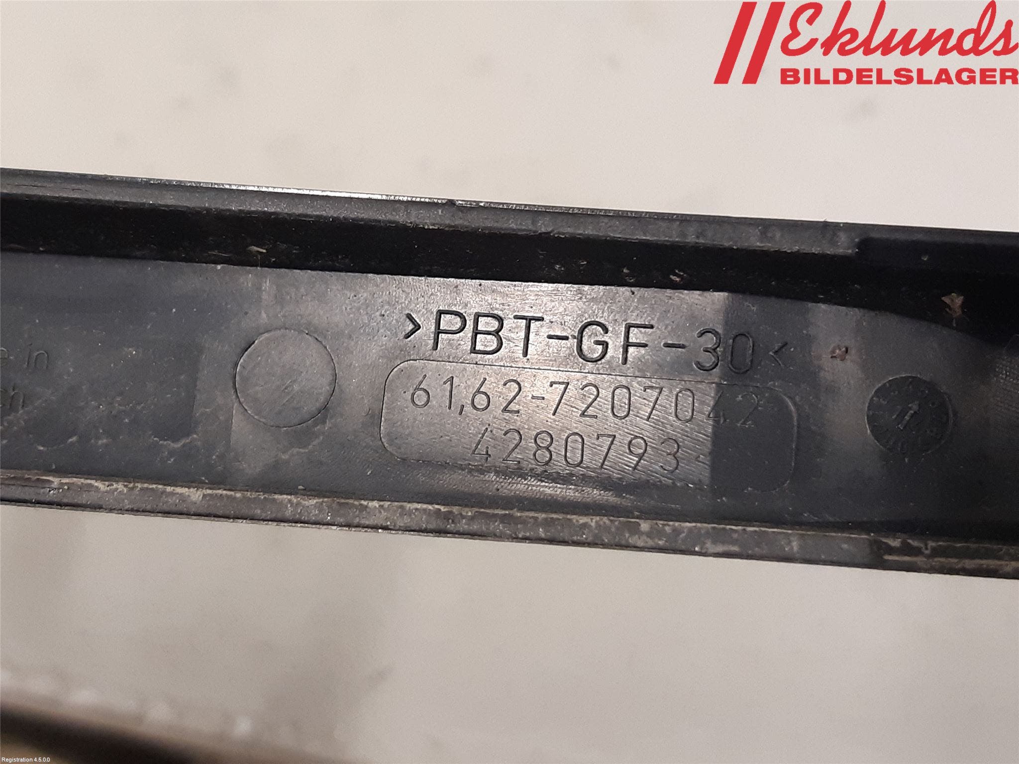 BMW 5 F10/F11/F18 09-17 Torkararm-Bakruta