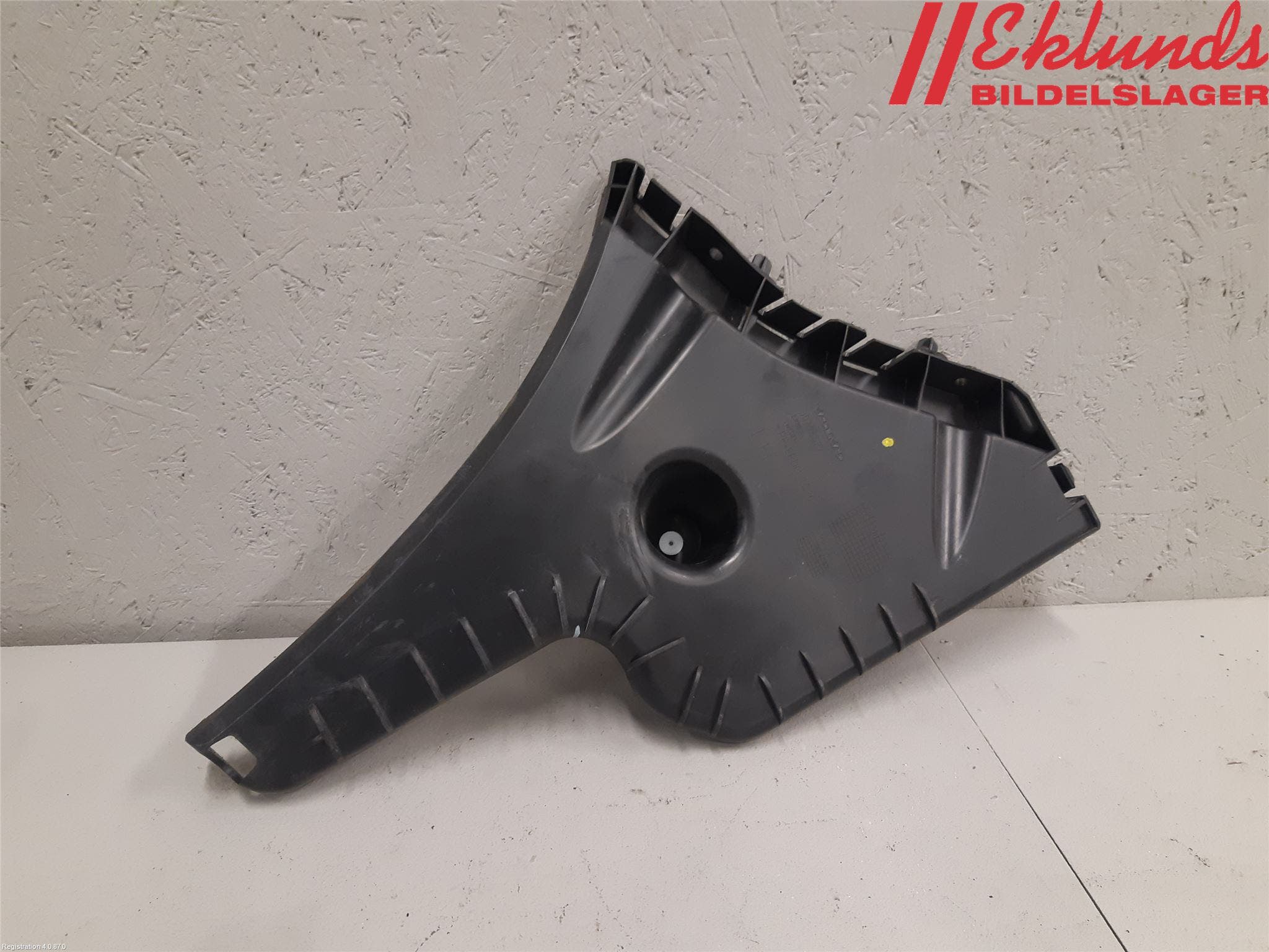 Volvo S60 11-13 Stötfångarfäste Bak Vä