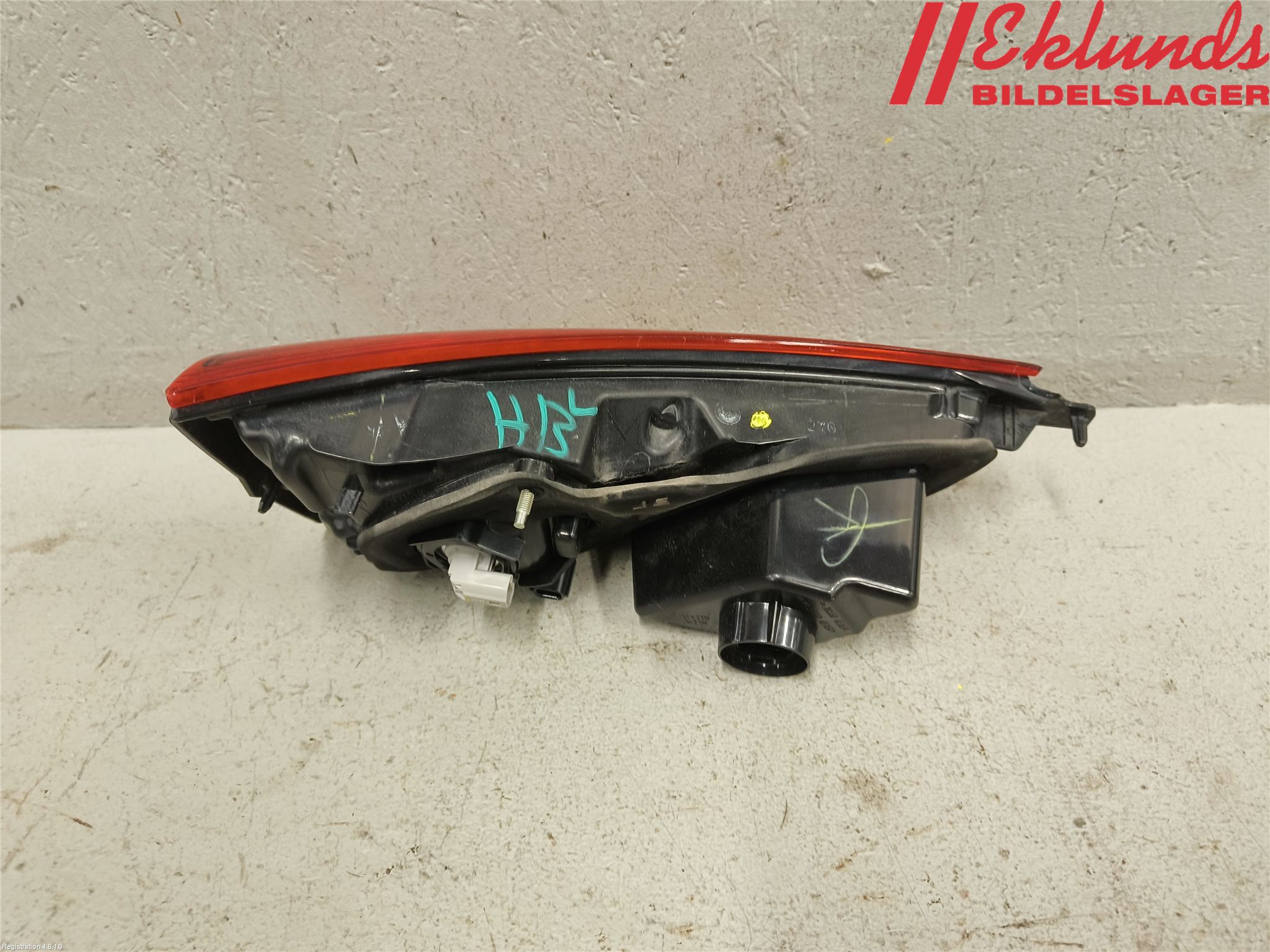 Nissan QASHQAI 14-17 Bakljus Lucka Hö