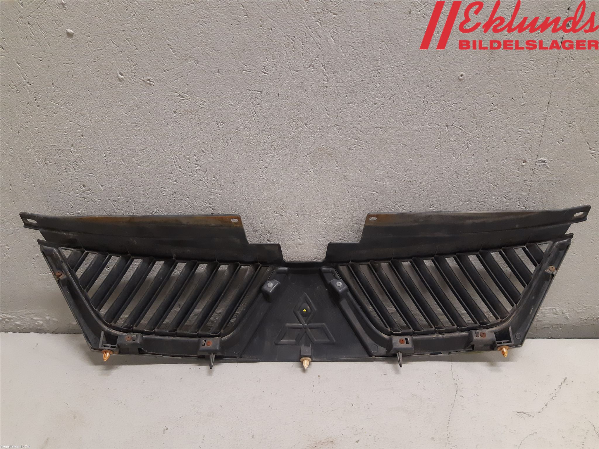 Mitsubishi OUTLANDER 07-12 Grill Komp