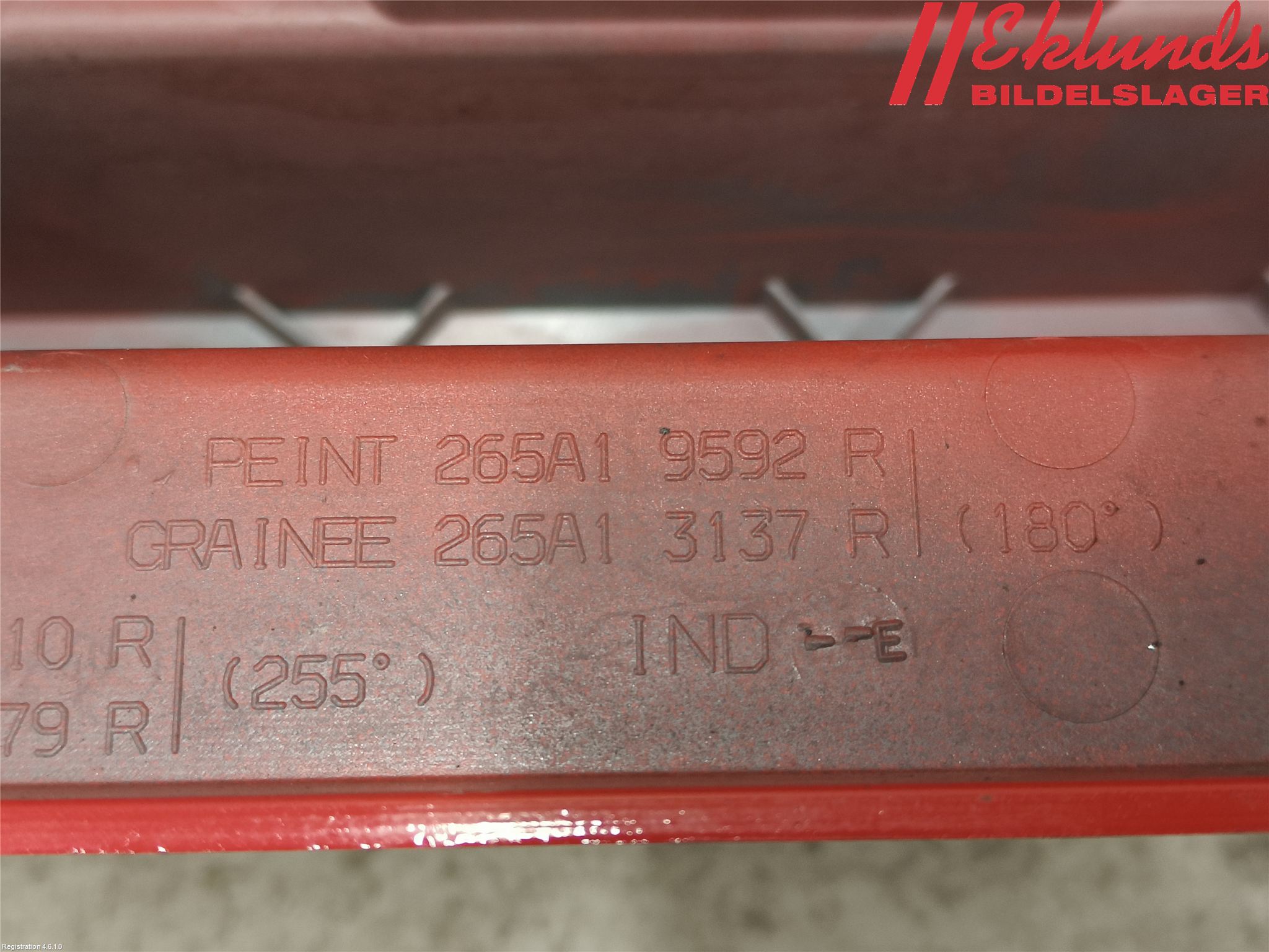 Renault TRAFIC/E-TECH 15- Bakljussarg