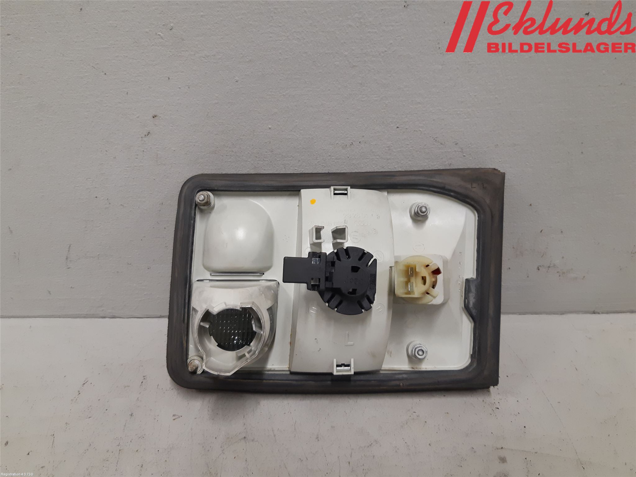 Audi A8/S8 4D 94-02 Bakljus Lucka Vä